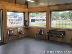 609 E Main Property Photo 7