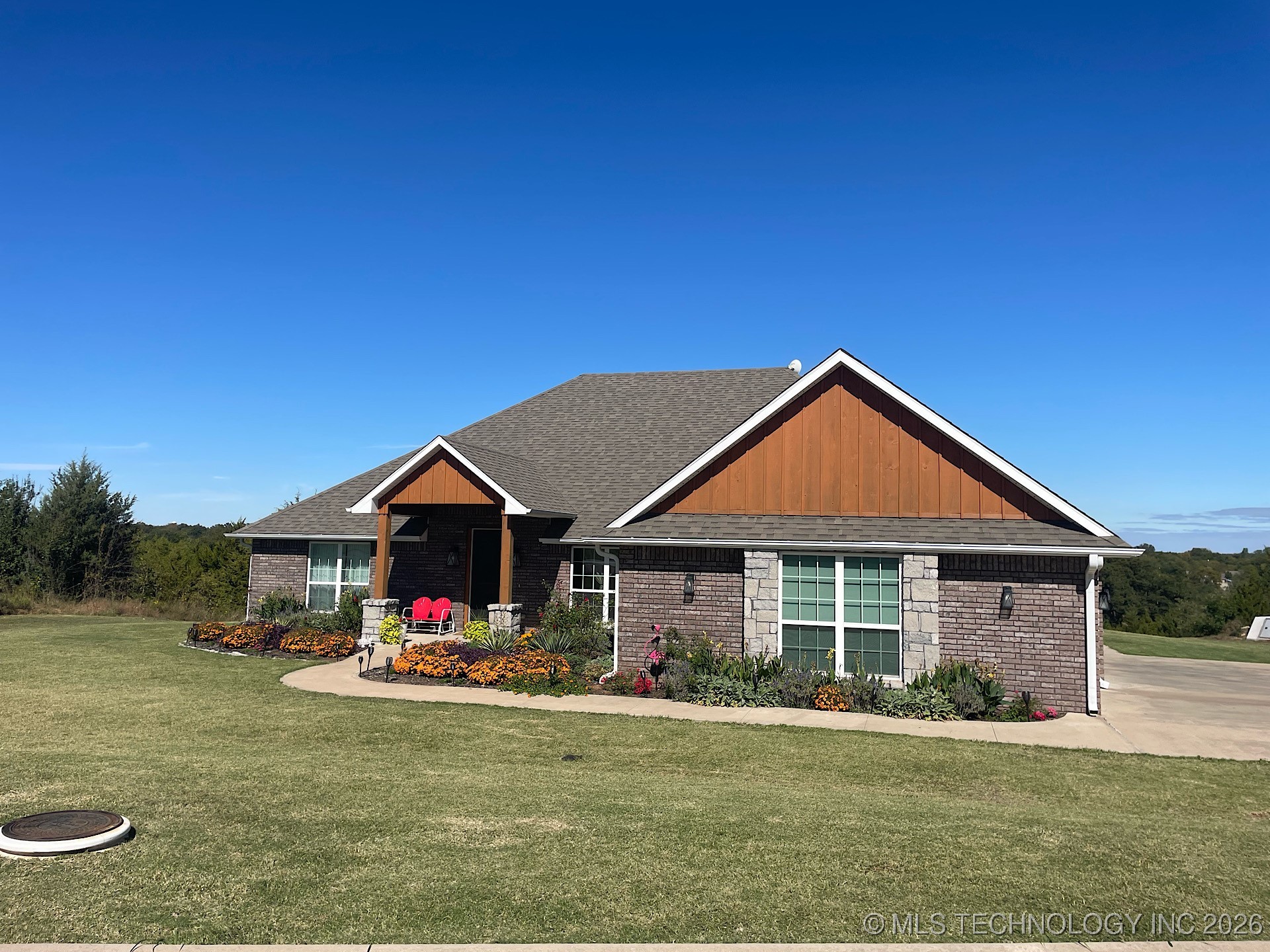 1120 E St Andrews Circle Property Photo 4