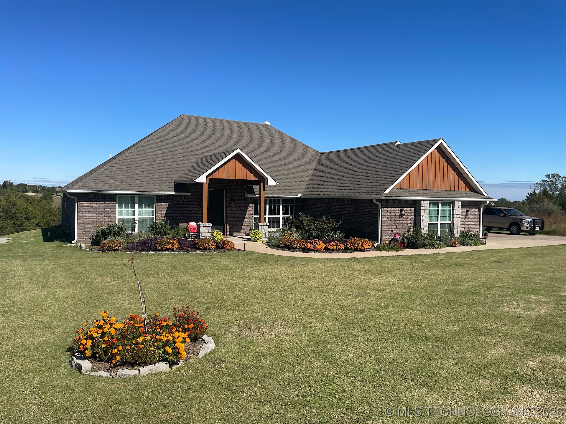 1120 E St Andrews Circle Property Photo 5