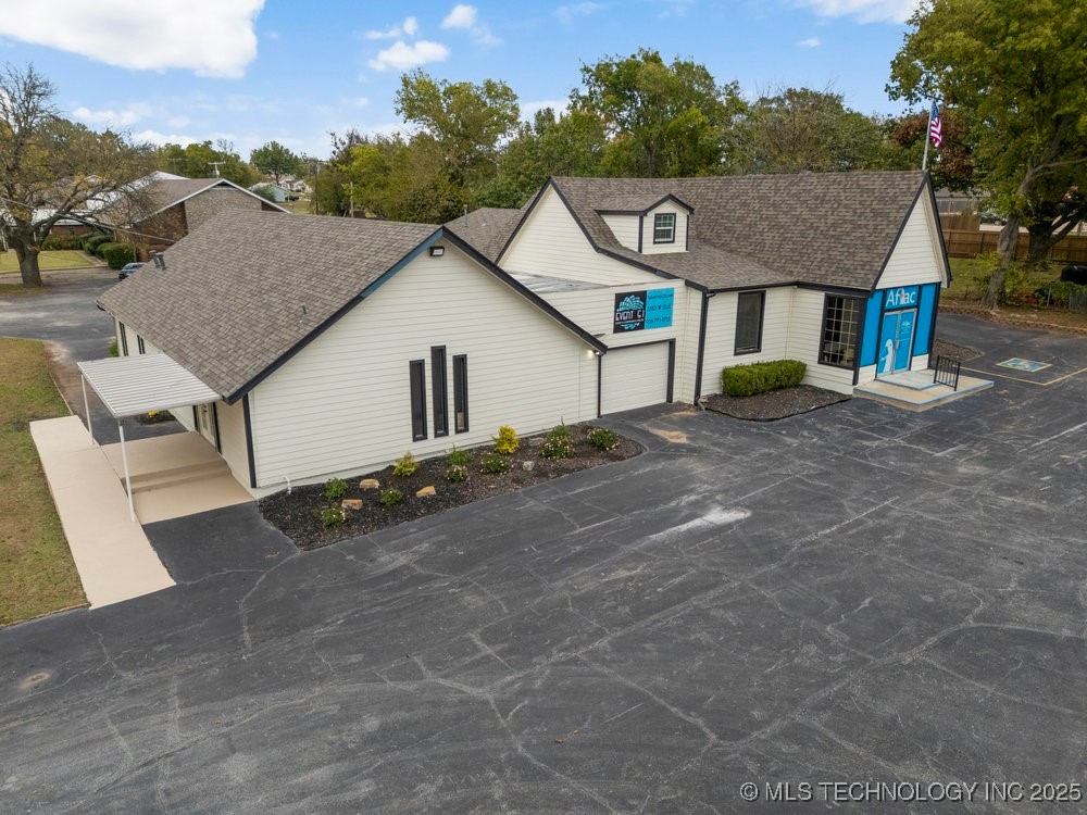 1823 W 51st Street Property Photo 3