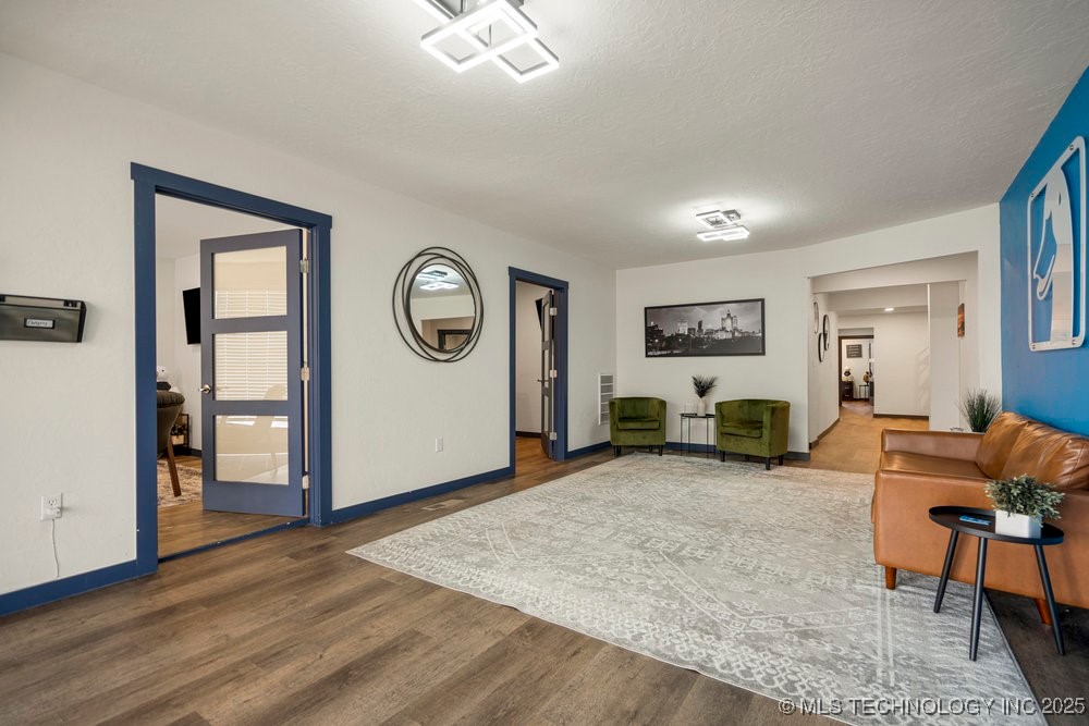 1823 W 51st Street Property Photo 7