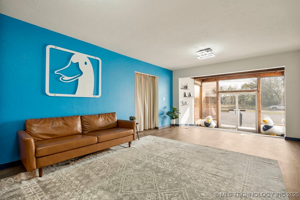 1823 W 51st Street Property Photo 9