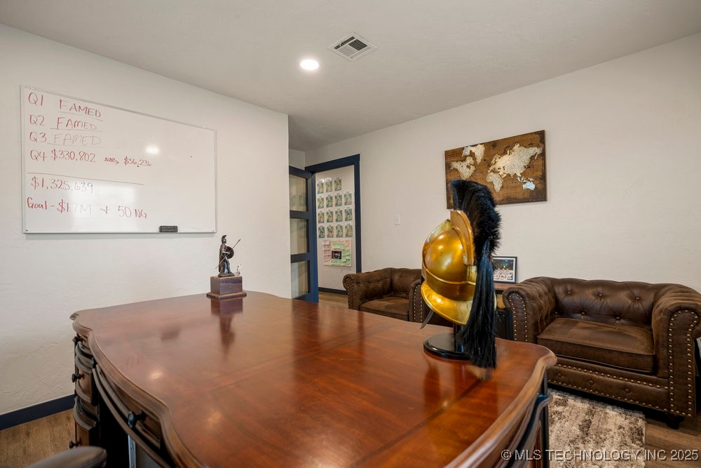 1823 W 51st Street Property Photo 24