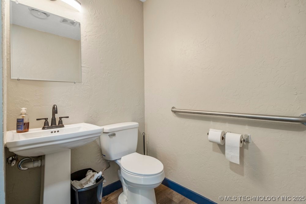 1823 W 51st Street Property Photo 53