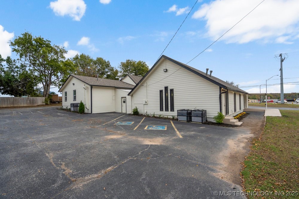 1823 W 51st Street Property Photo 59