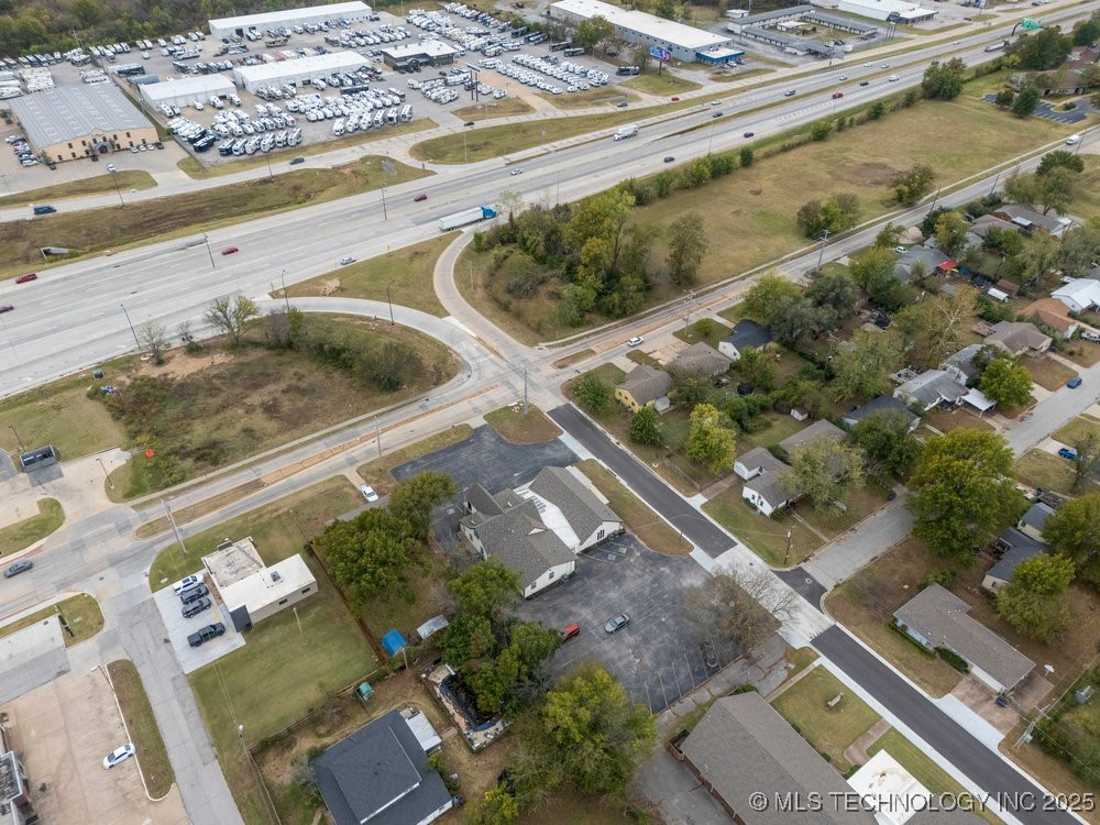 1823 W 51st Street Property Photo 64