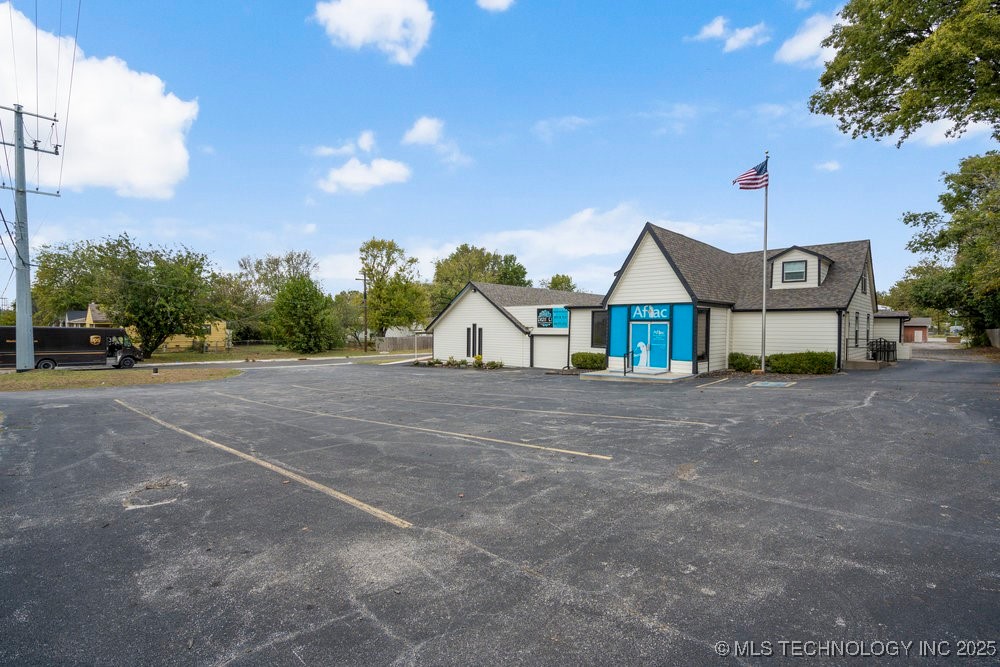 1823 W 51st Street Property Photo 67