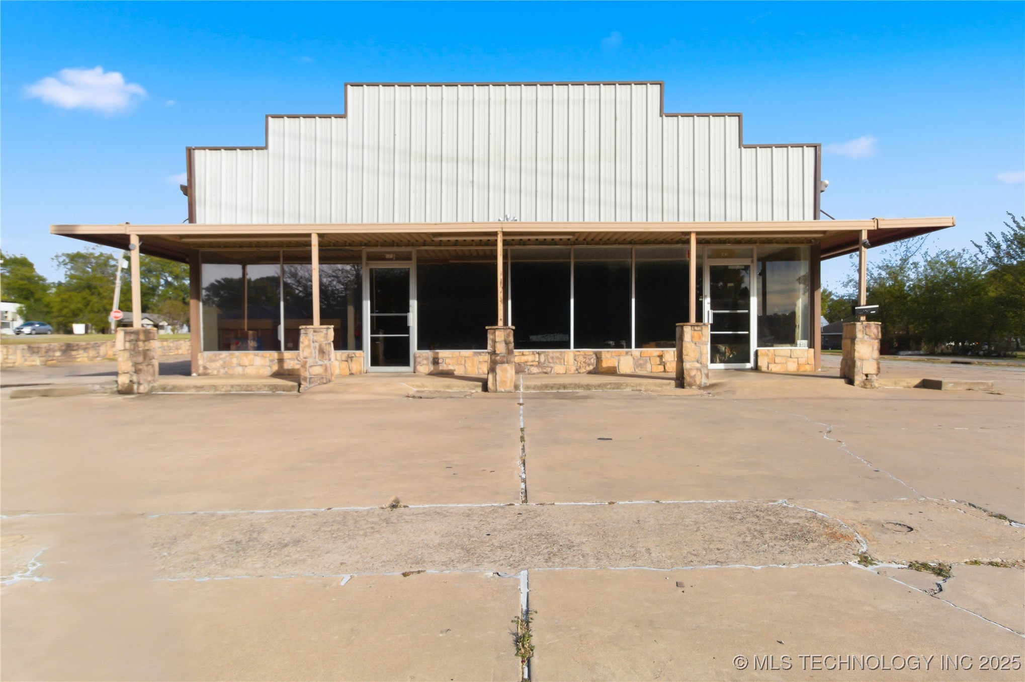 1016 N Washington Property Photo 3