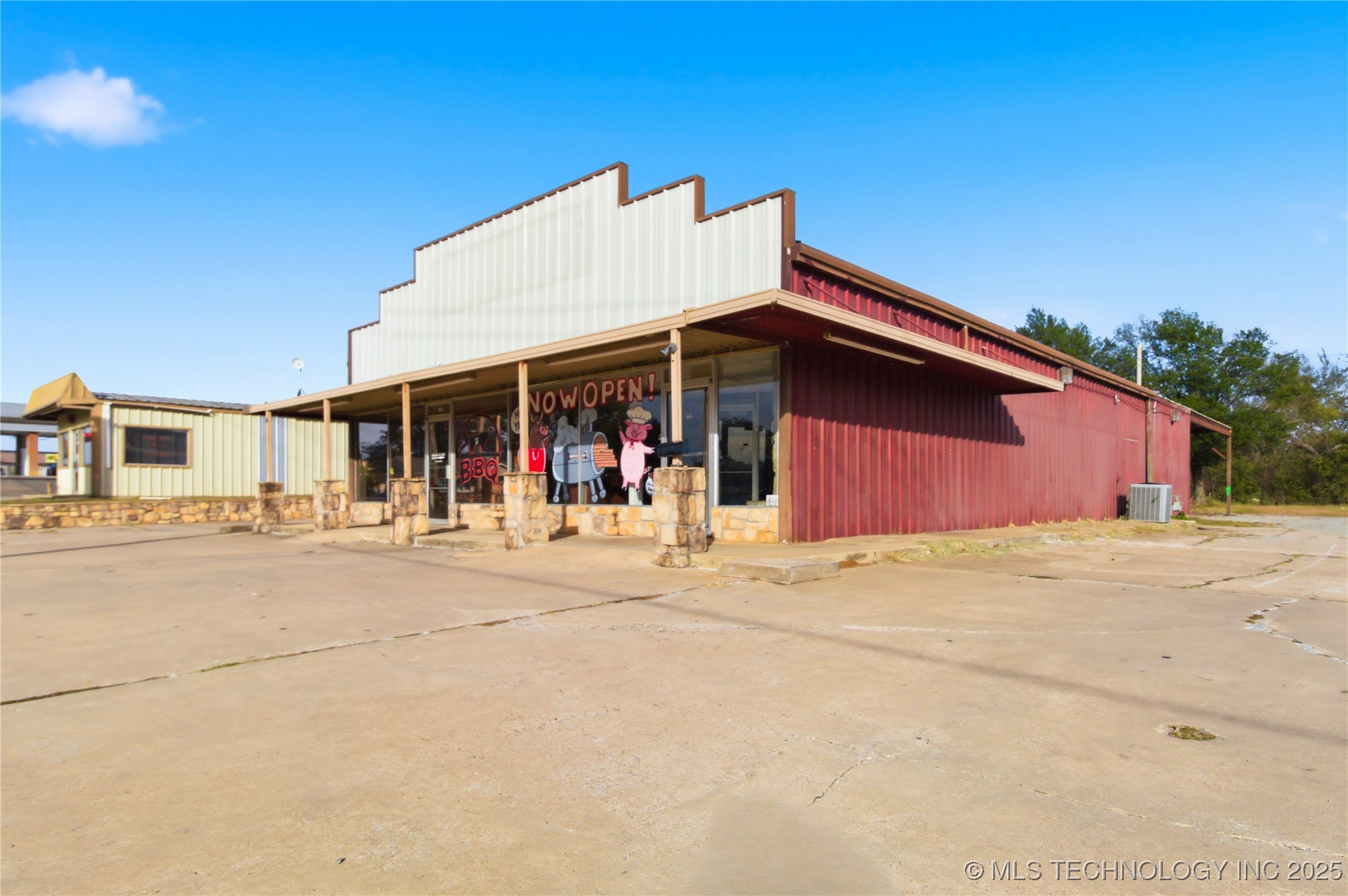 1016 N Washington Property Photo 4