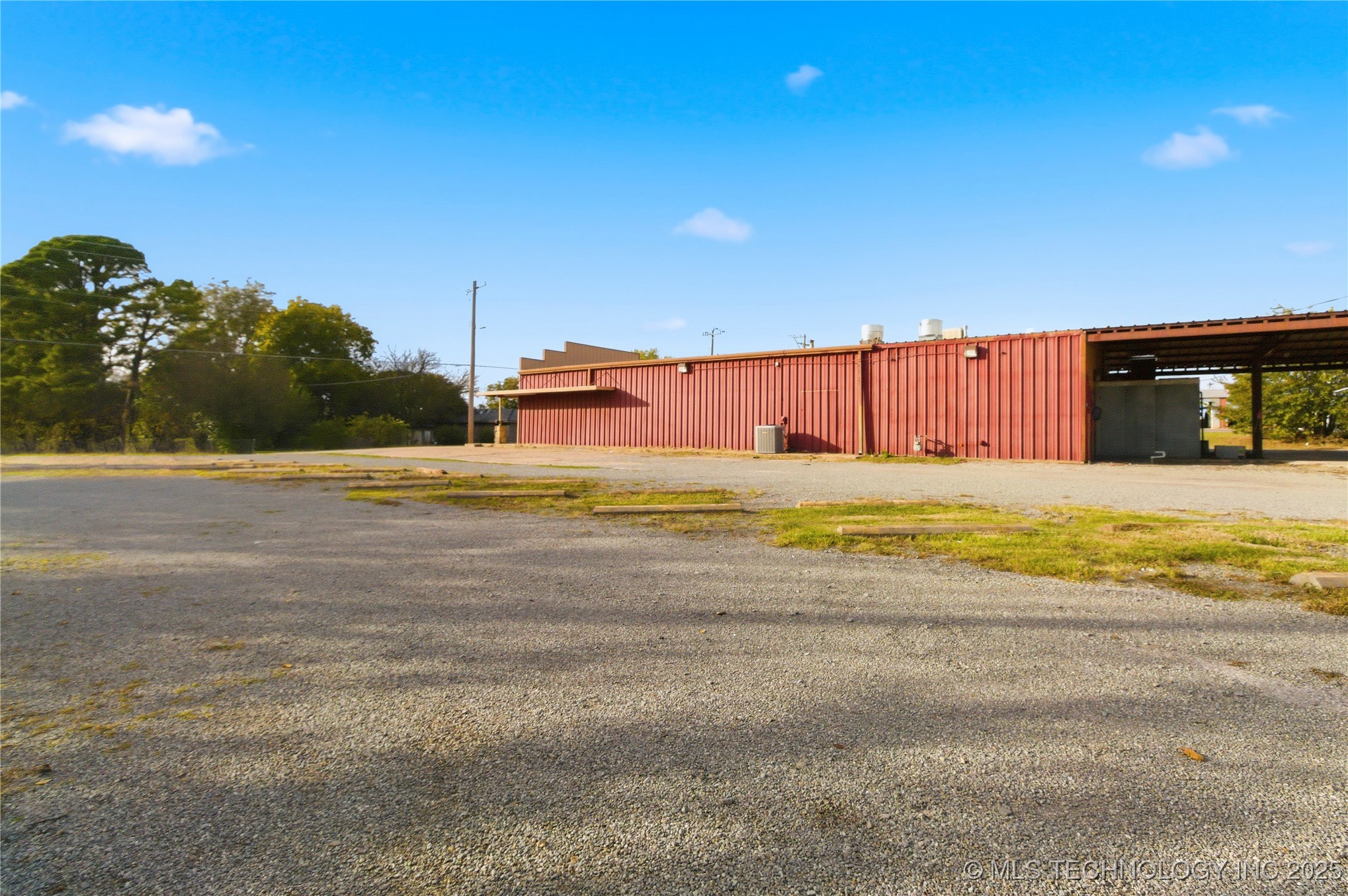 1016 N Washington Property Photo 5