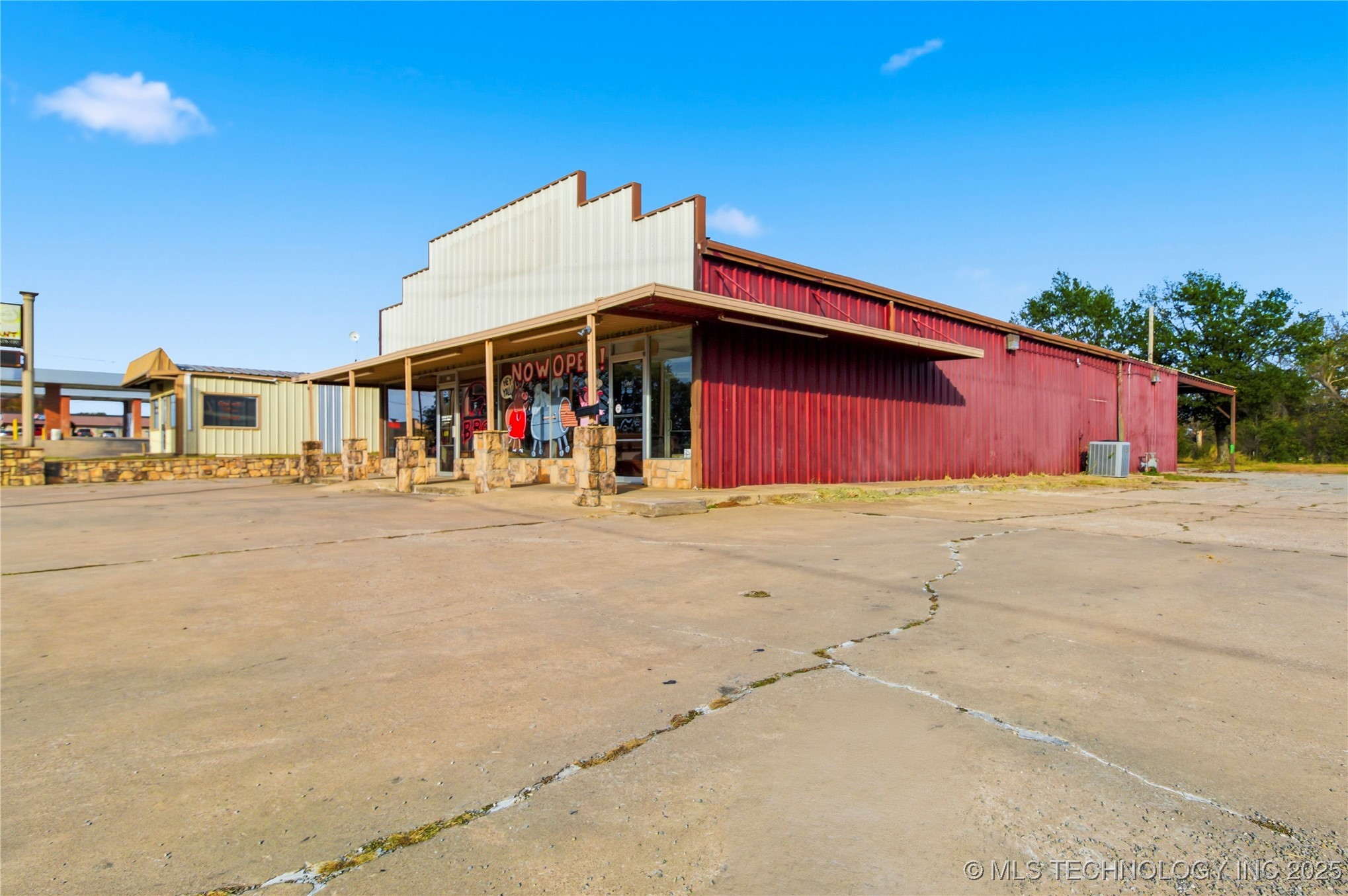 1016 N Washington Property Photo 6