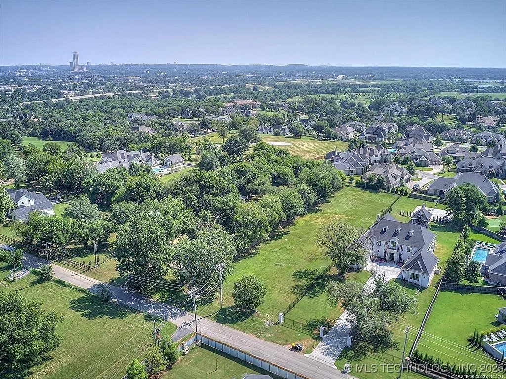 10715 S Elgin Avenue Property Photo 7