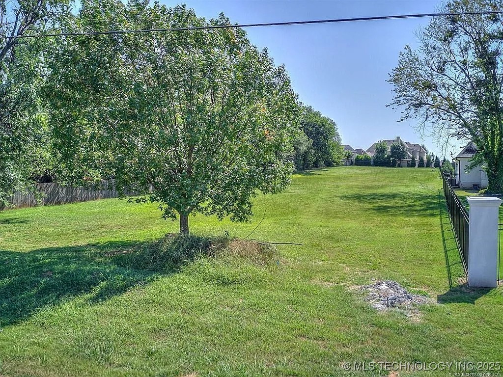 10715 S Elgin Avenue Property Photo 11