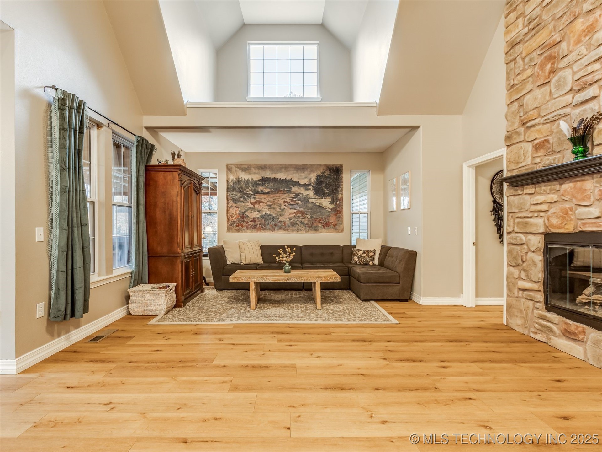 2485 Avalon Drive Property Photo 7