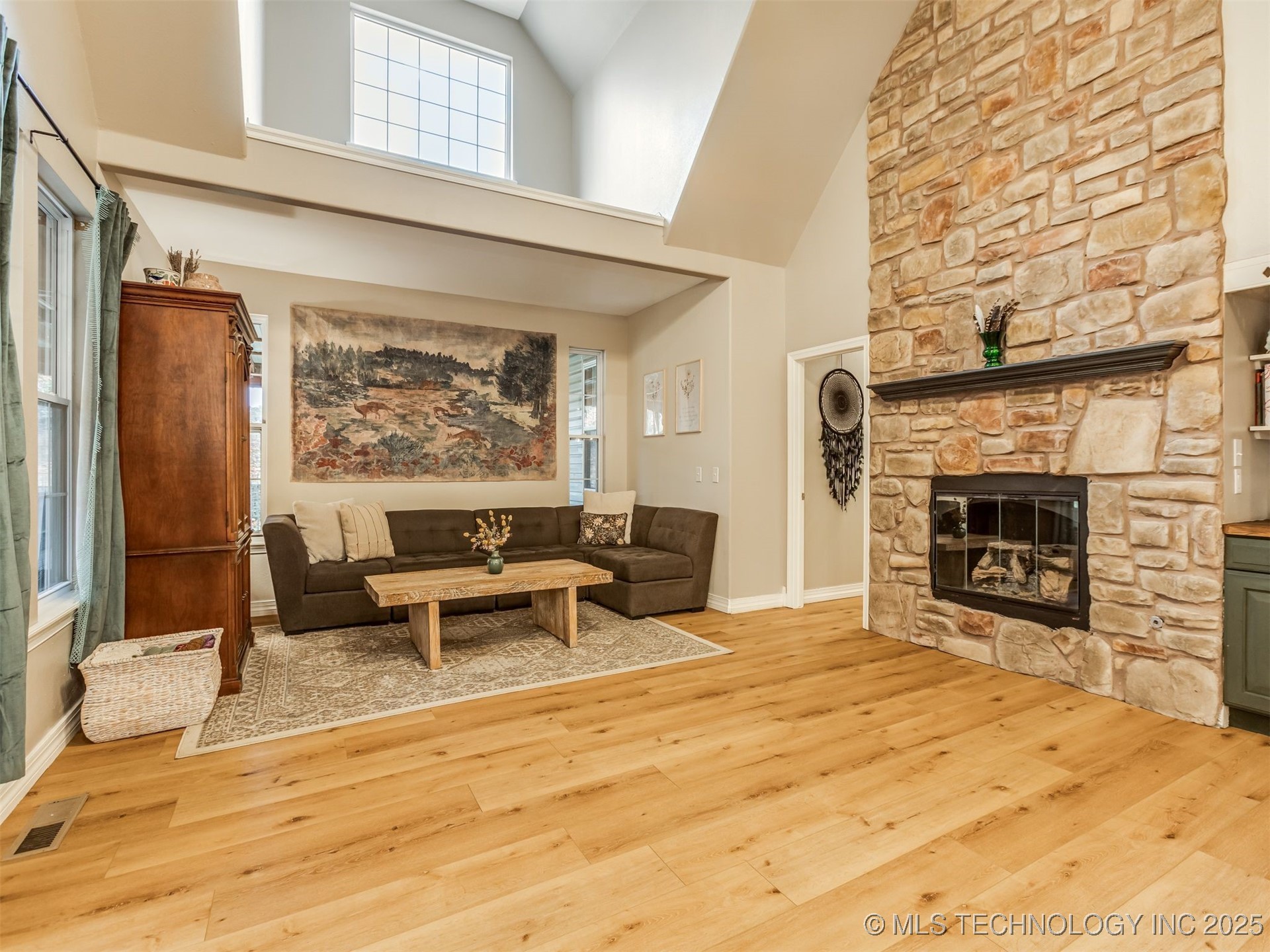 2485 Avalon Drive Property Photo 8