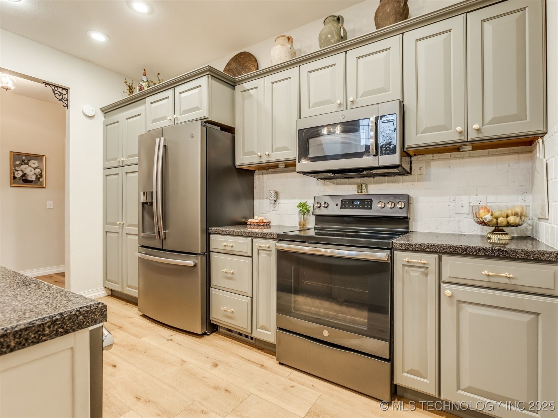 2485 Avalon Drive Property Photo 15