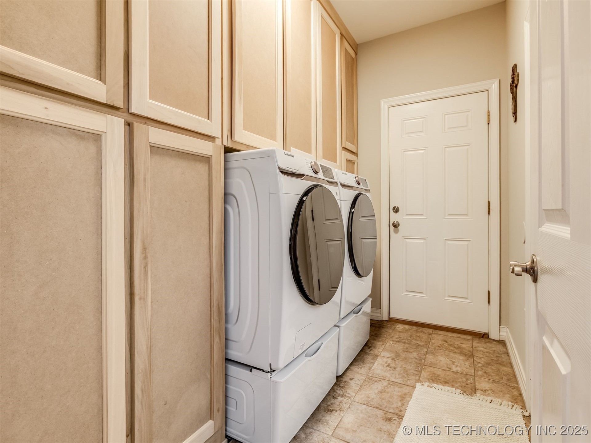 2485 Avalon Drive Property Photo 28