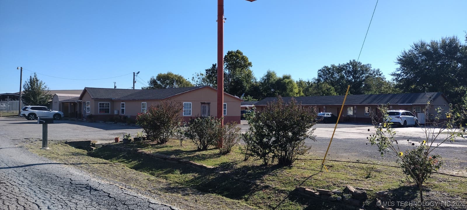 4210 S Us Hwy 69 Property Photo 2