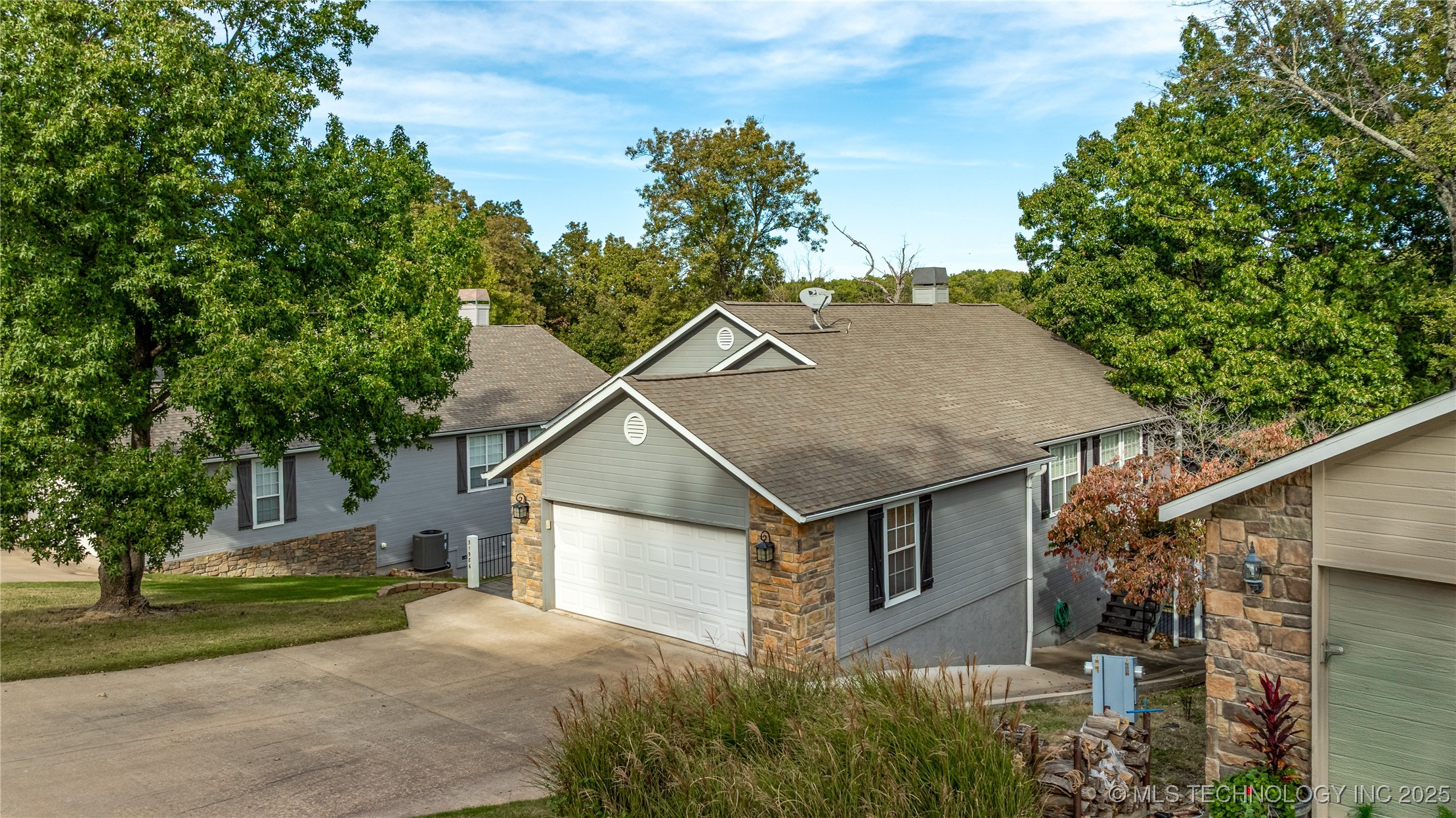 31986 Legend Place Property Photo 5