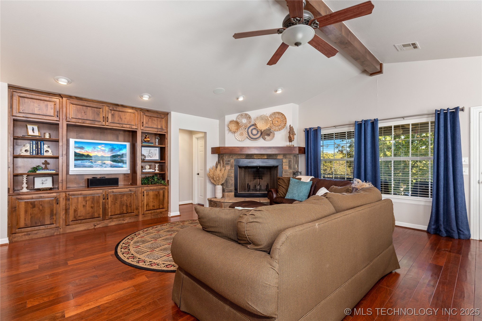 31986 Legend Place Property Photo 24