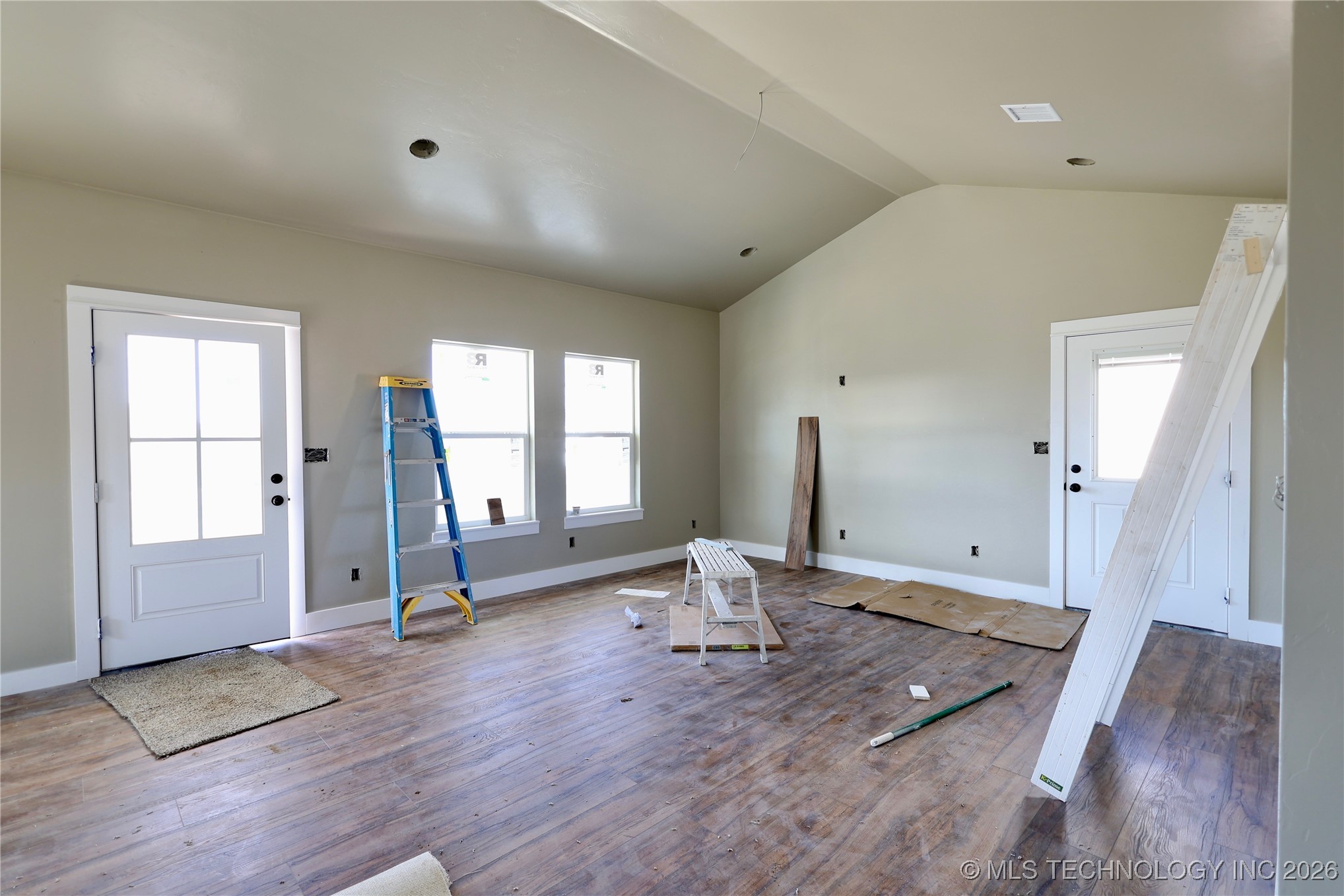 1601 E 4th Property Photo 3