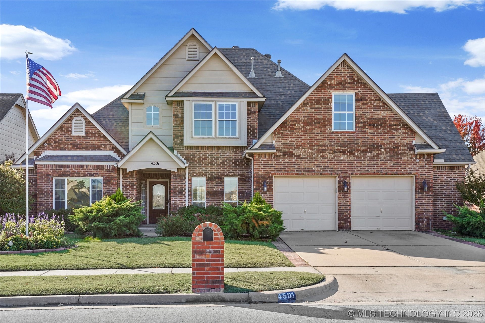 4501 W Hartford Street Property Photo 1