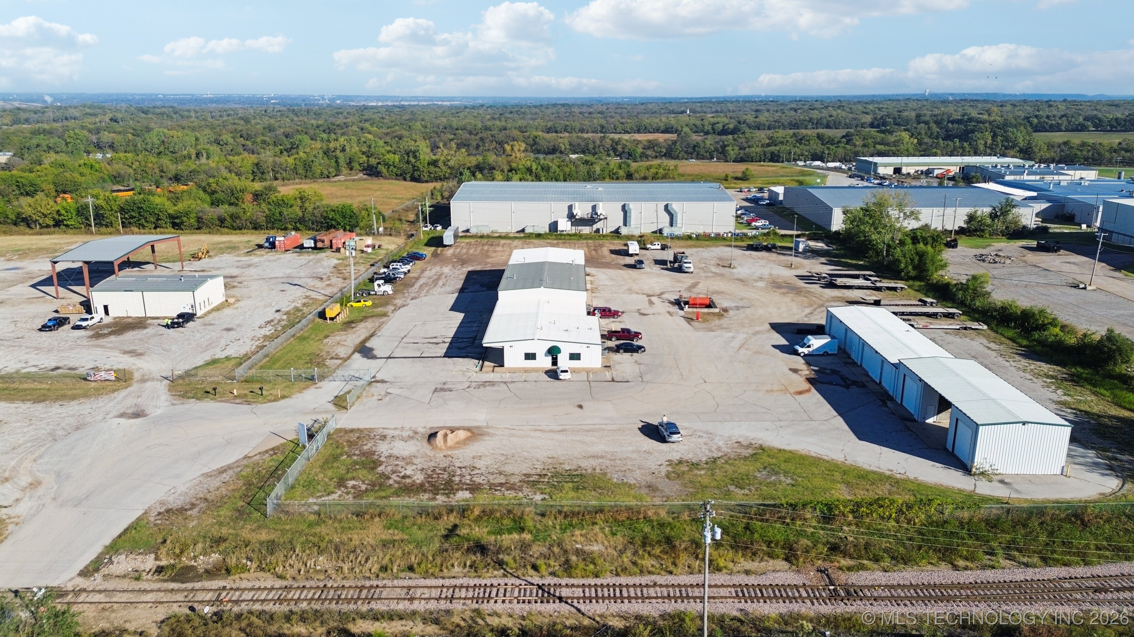 2005 N 167th Avenue E Property Photo 2