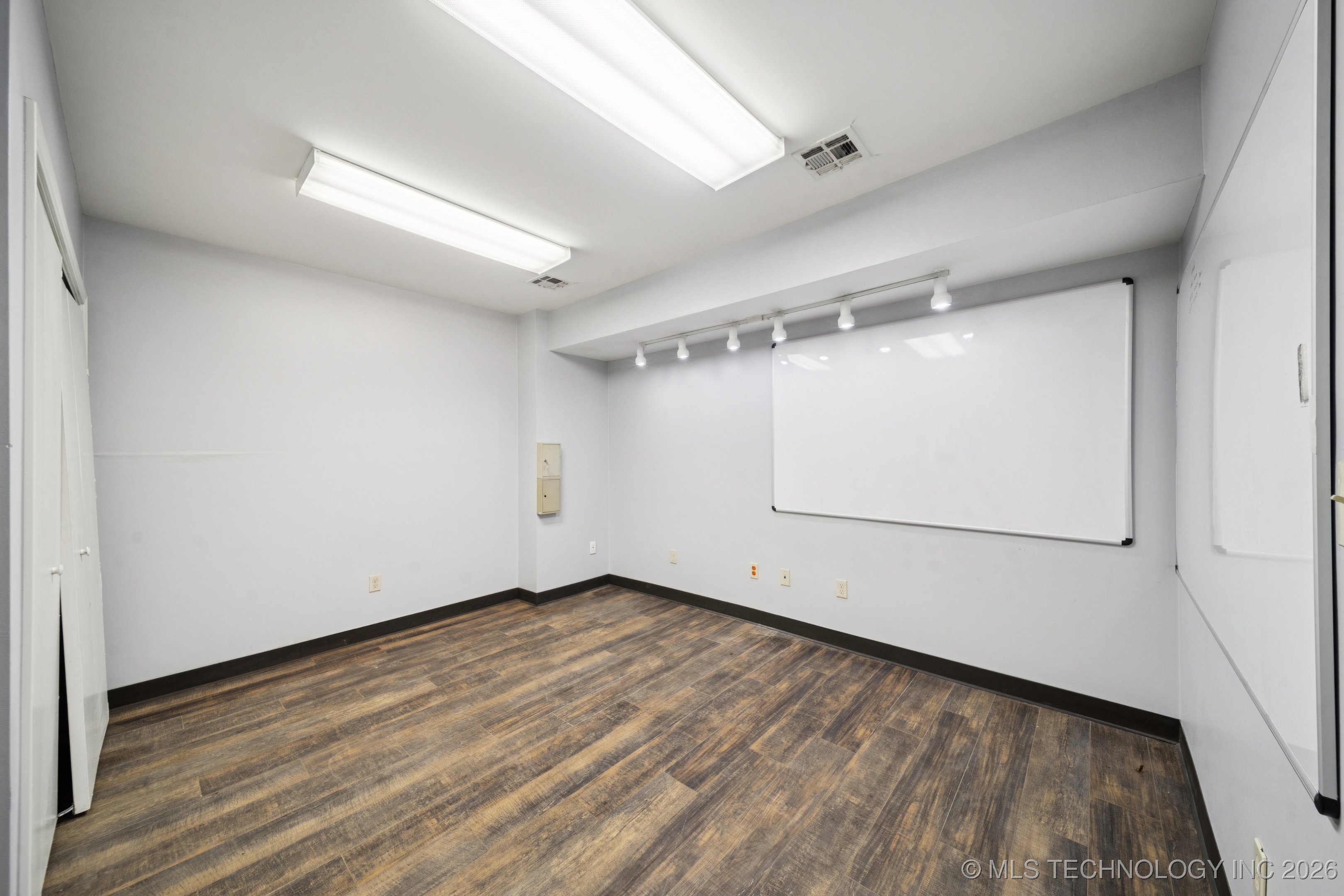 2005 N 167th Avenue E Property Photo 28