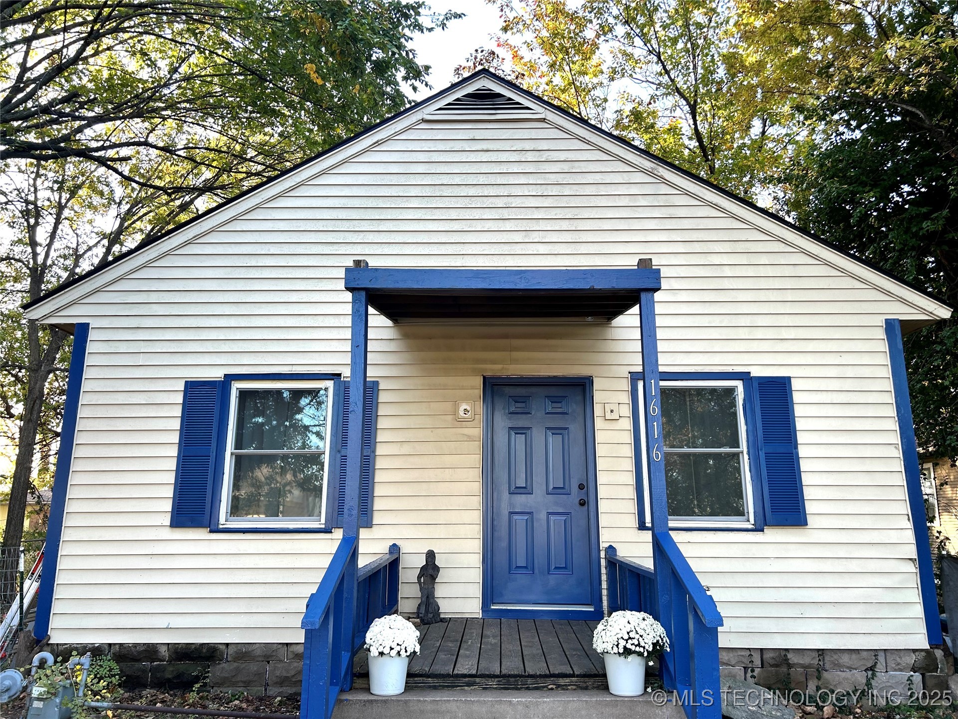 1616 E Admiral Place North Property Photo 1