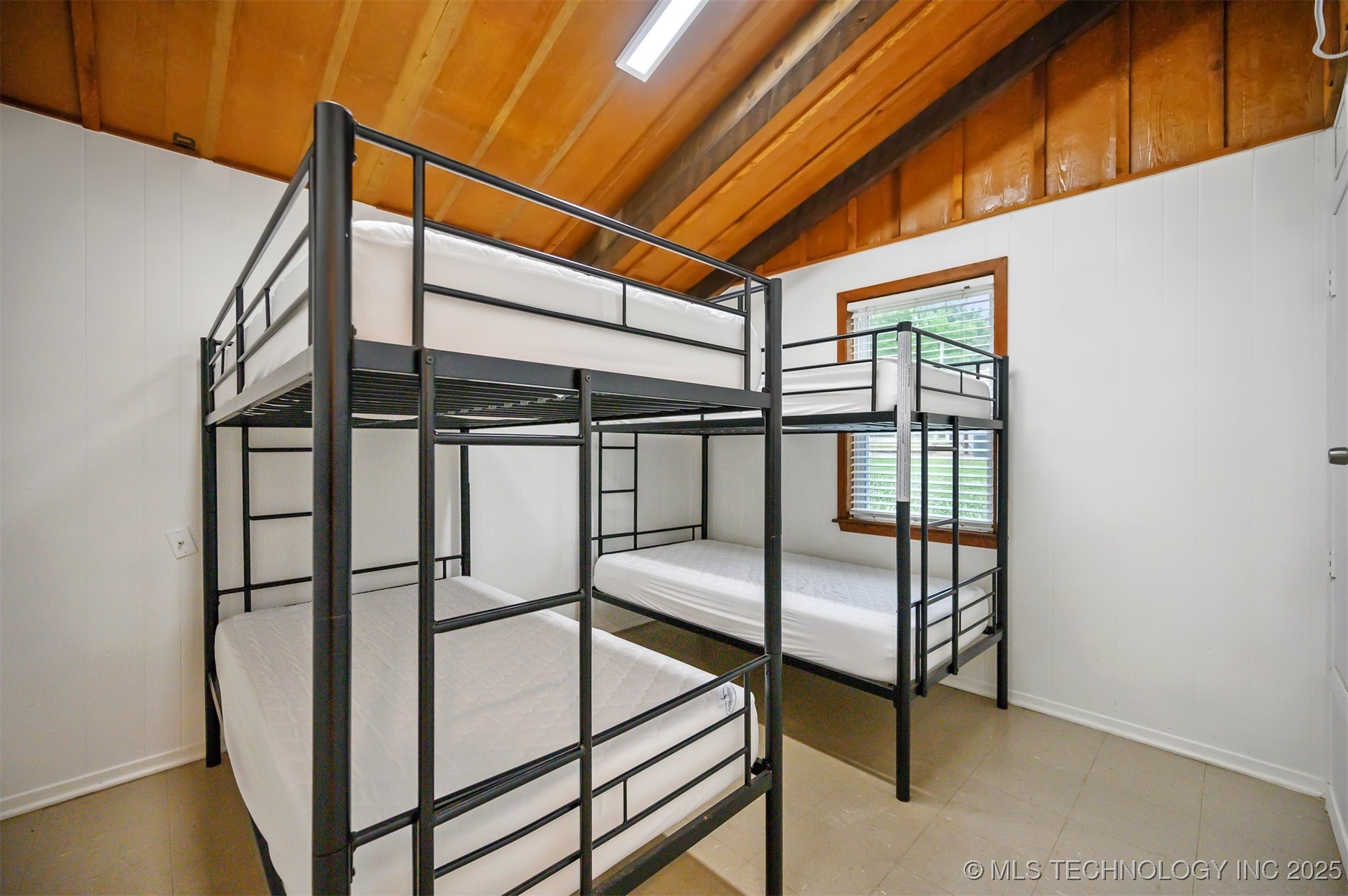 902 Ne Lincoln Road Property Photo 10