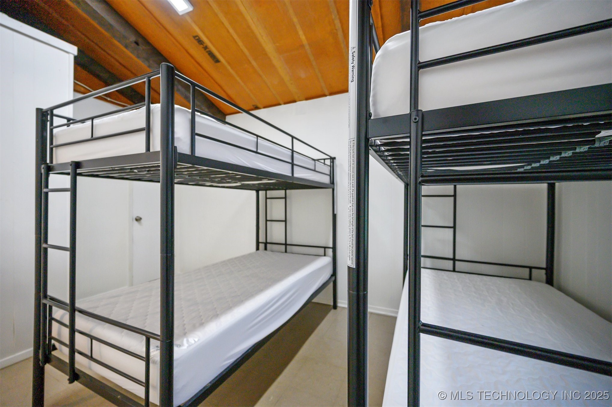 902 Ne Lincoln Road Property Photo 11