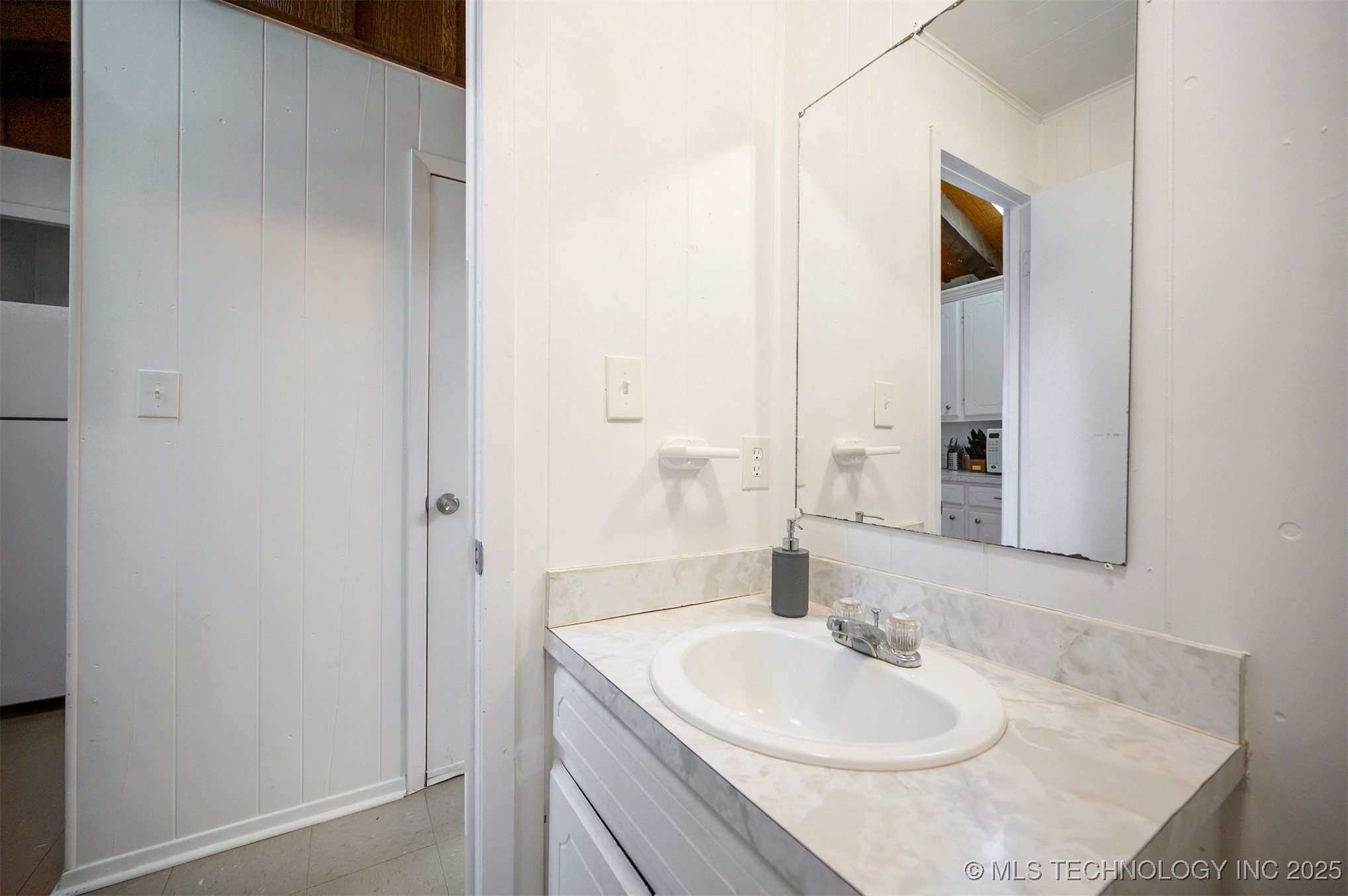 902 Ne Lincoln Road Property Photo 15