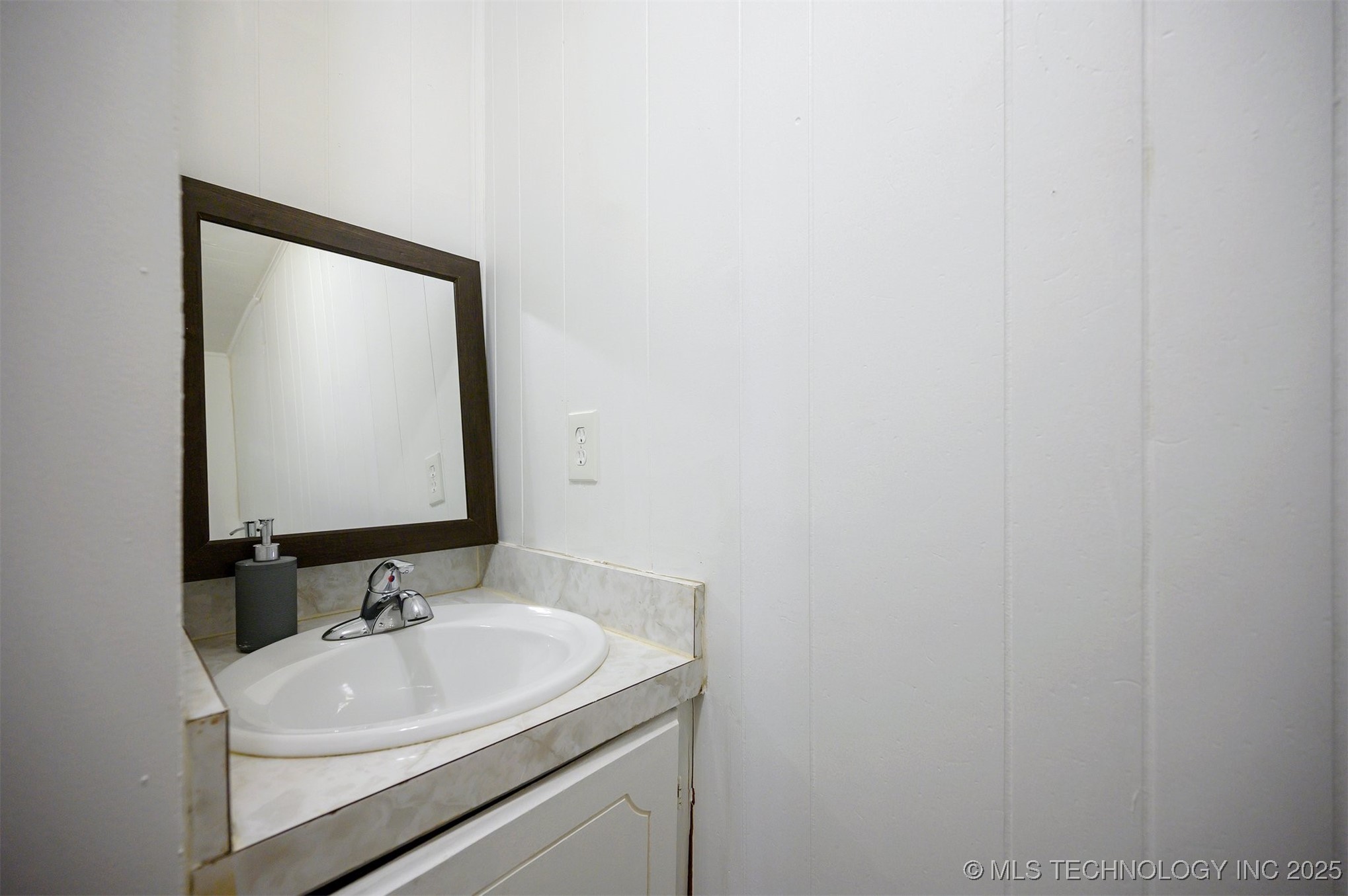 902 Ne Lincoln Road Property Photo 22