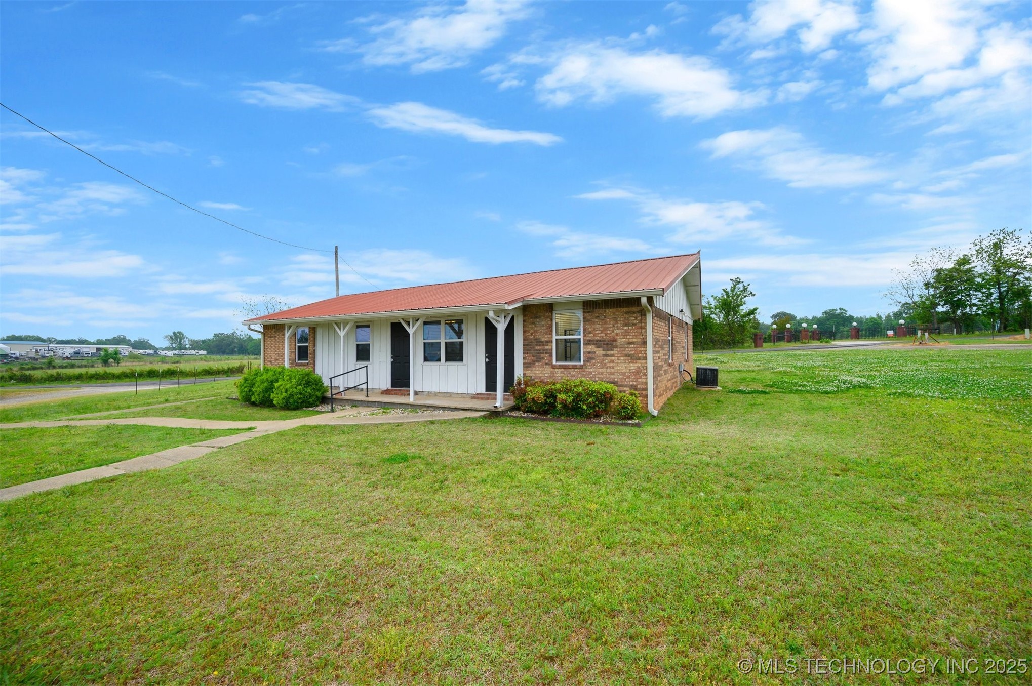 902 Ne Lincoln Road Property Photo 23