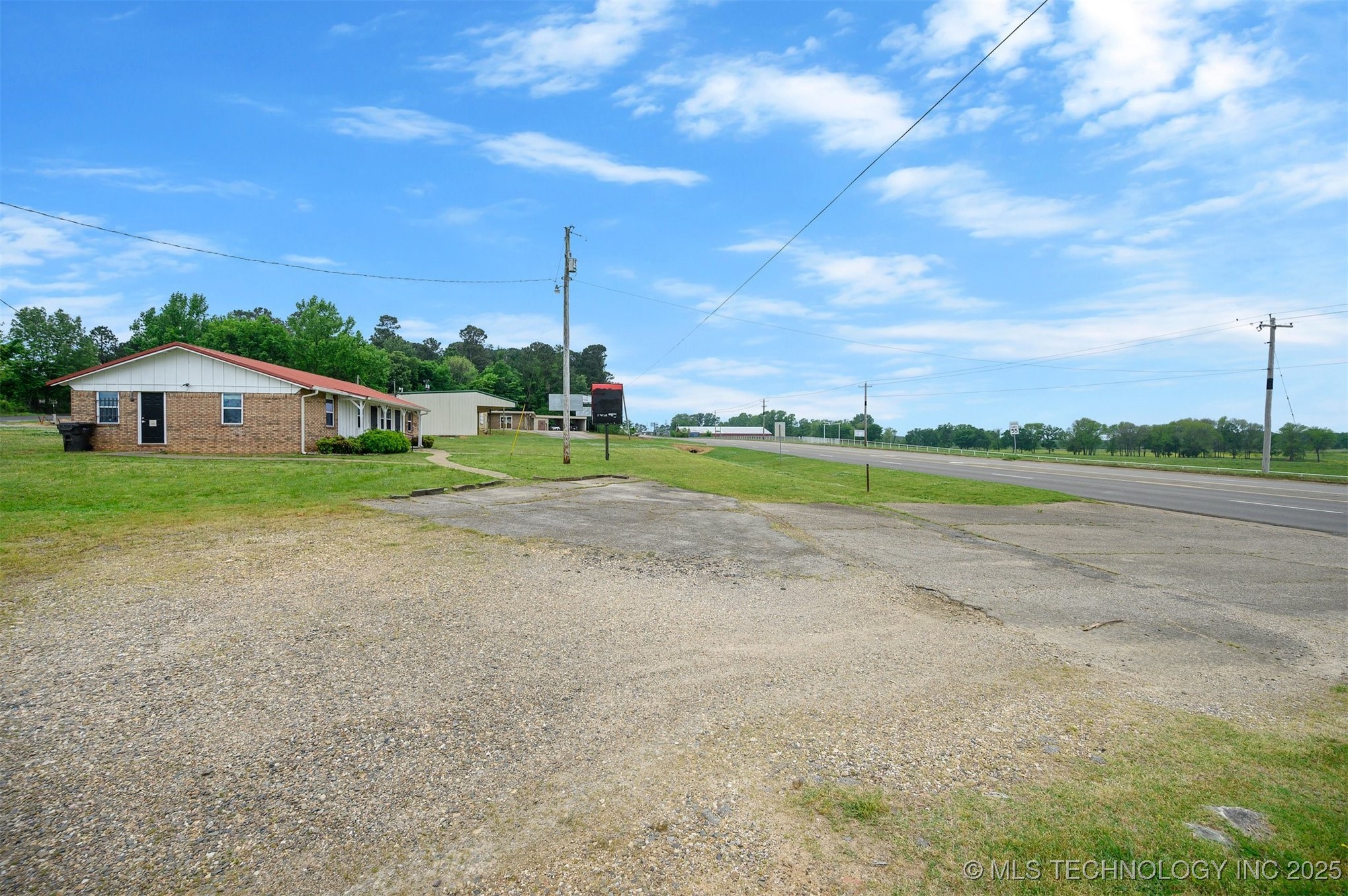 902 Ne Lincoln Road Property Photo 28