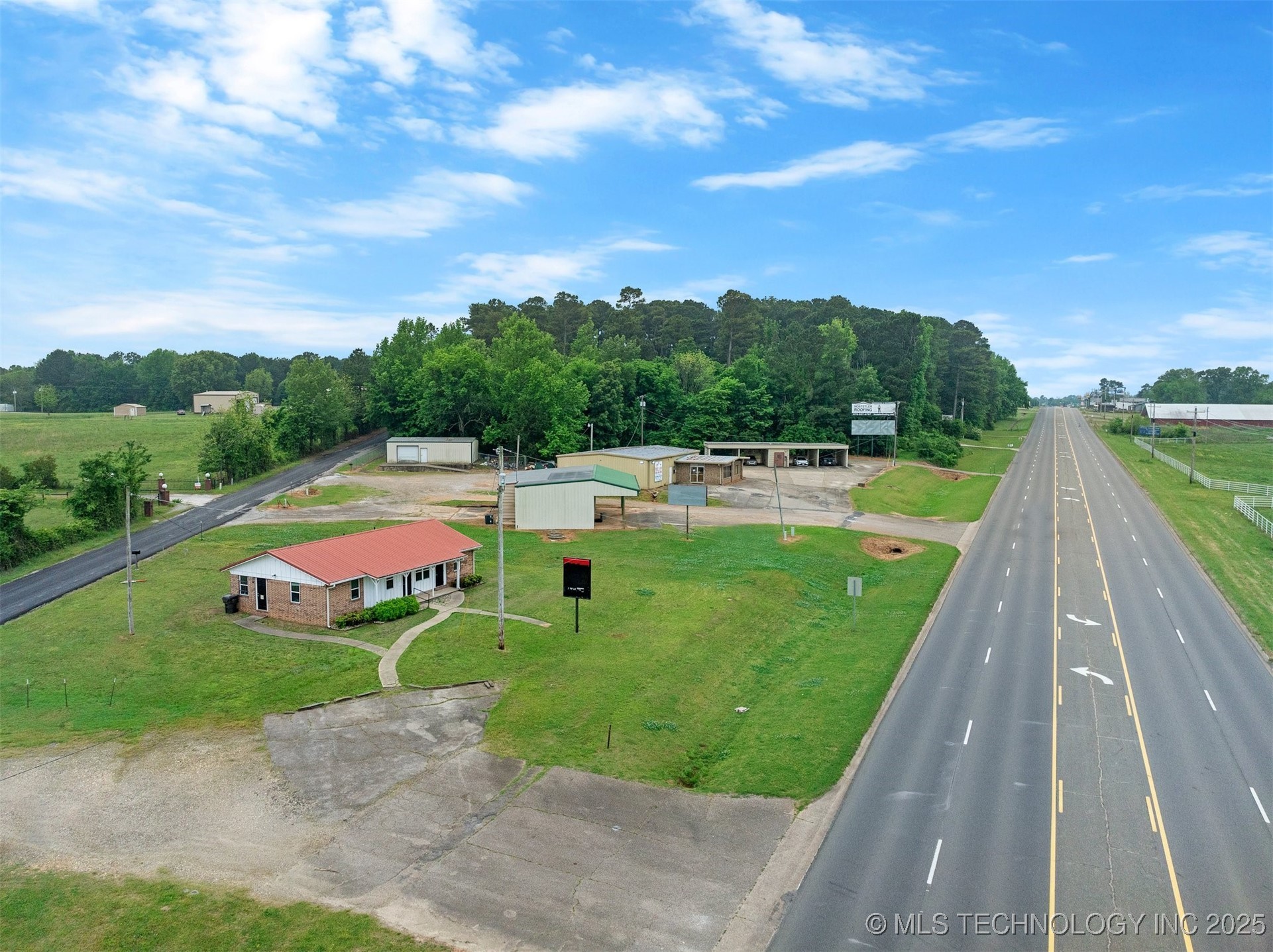 902 Ne Lincoln Road Property Photo 30