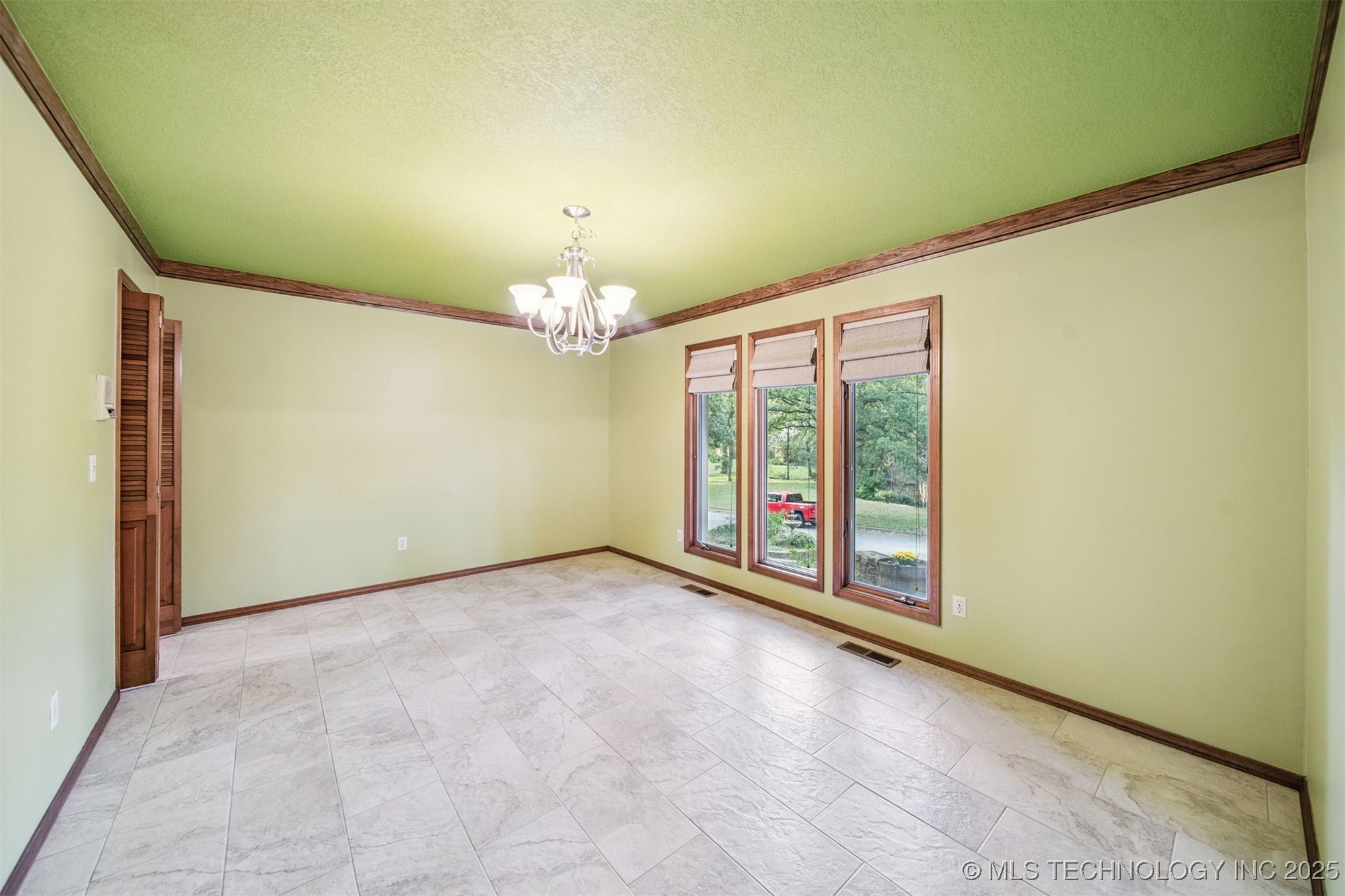 3334 E 100th Place Property Photo 17