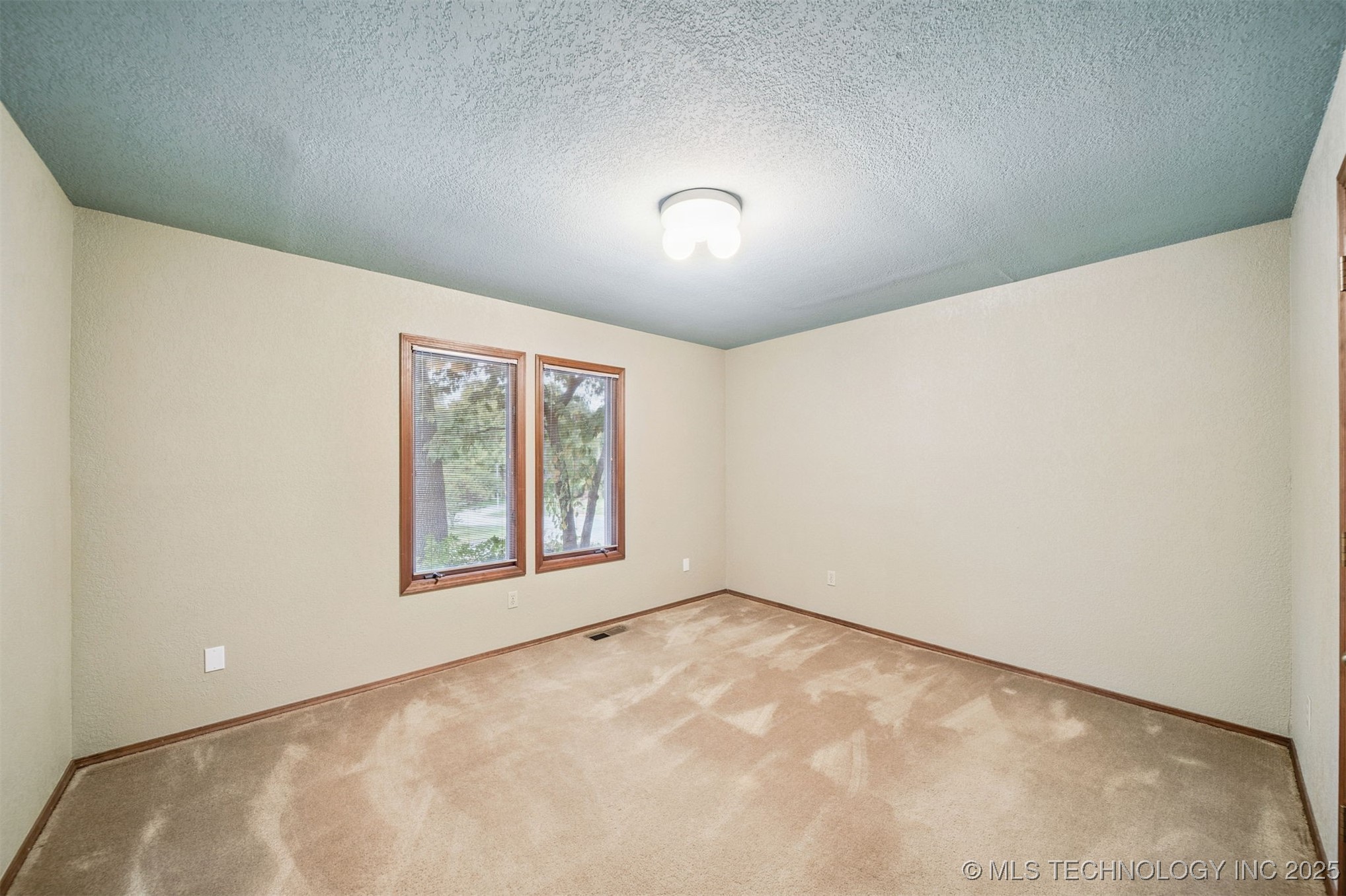 3334 E 100th Place Property Photo 29