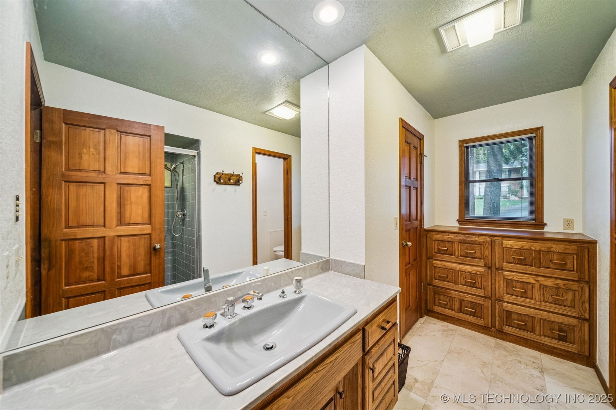 3334 E 100th Place Property Photo 33