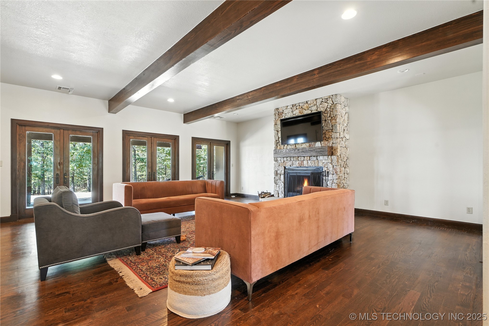 2545123 Property Photo 3