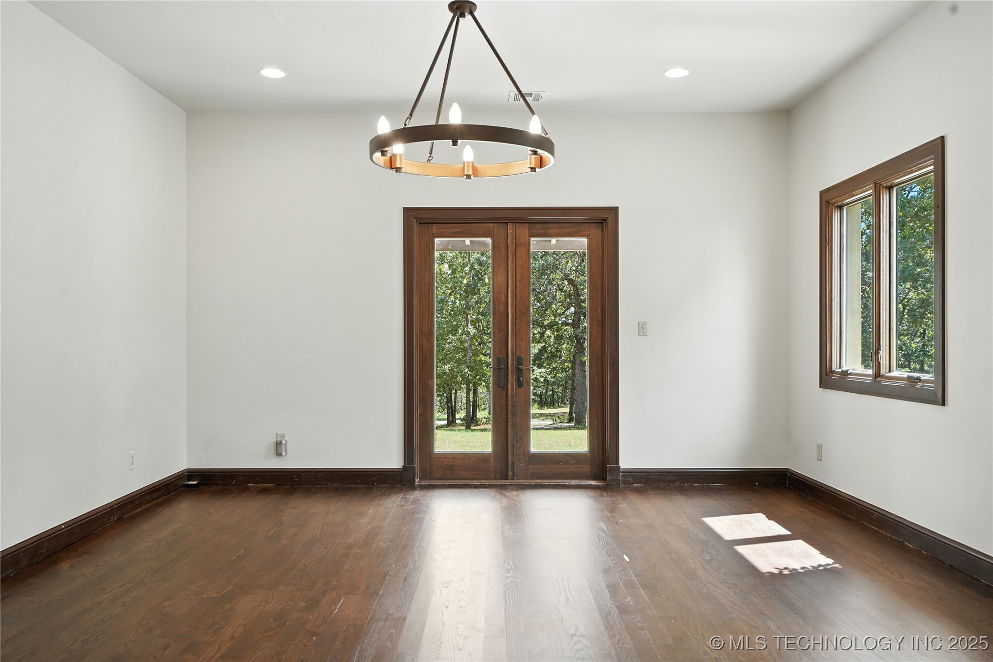 2545123 Property Photo 11