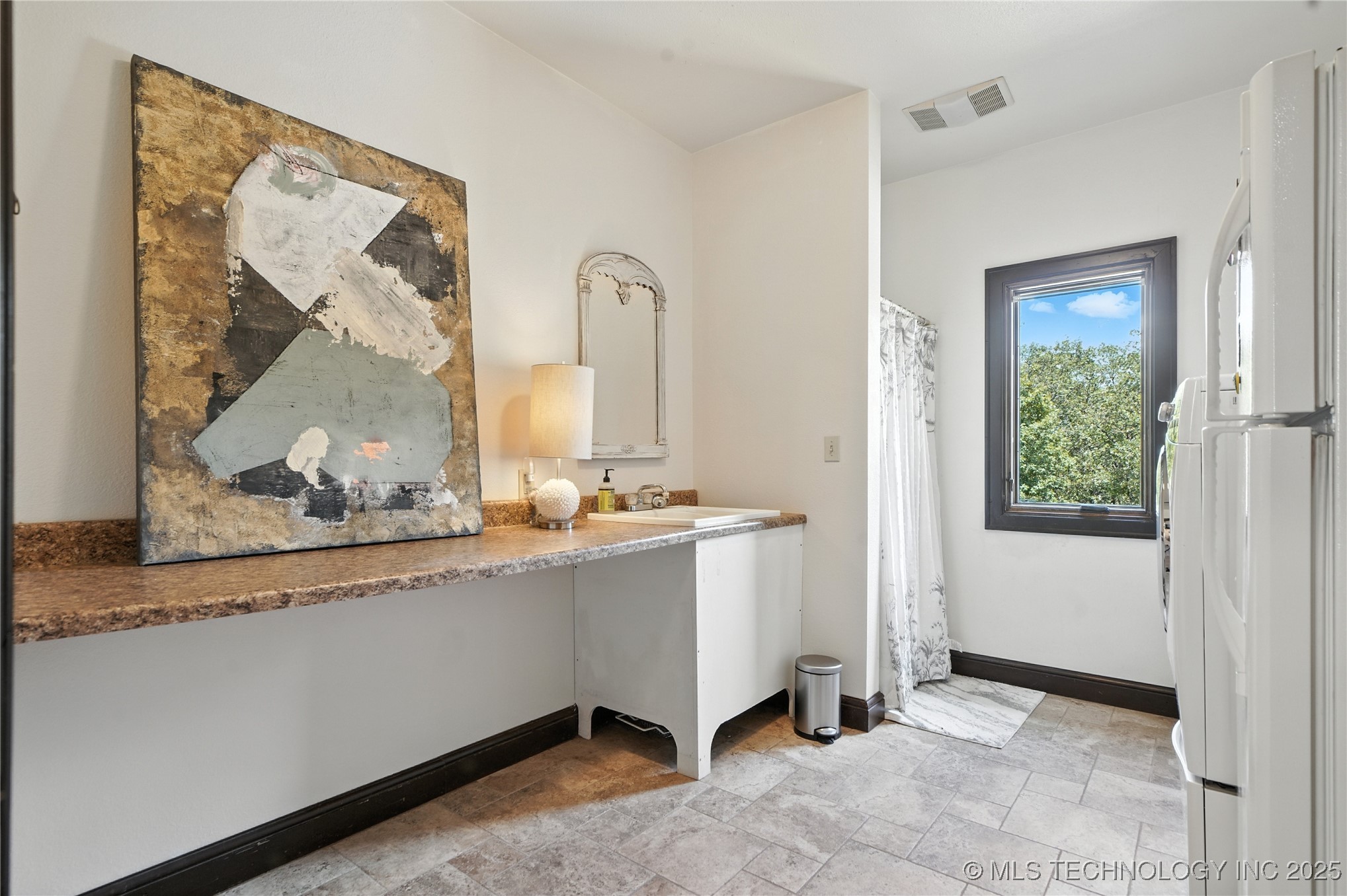 2545123 Property Photo 16