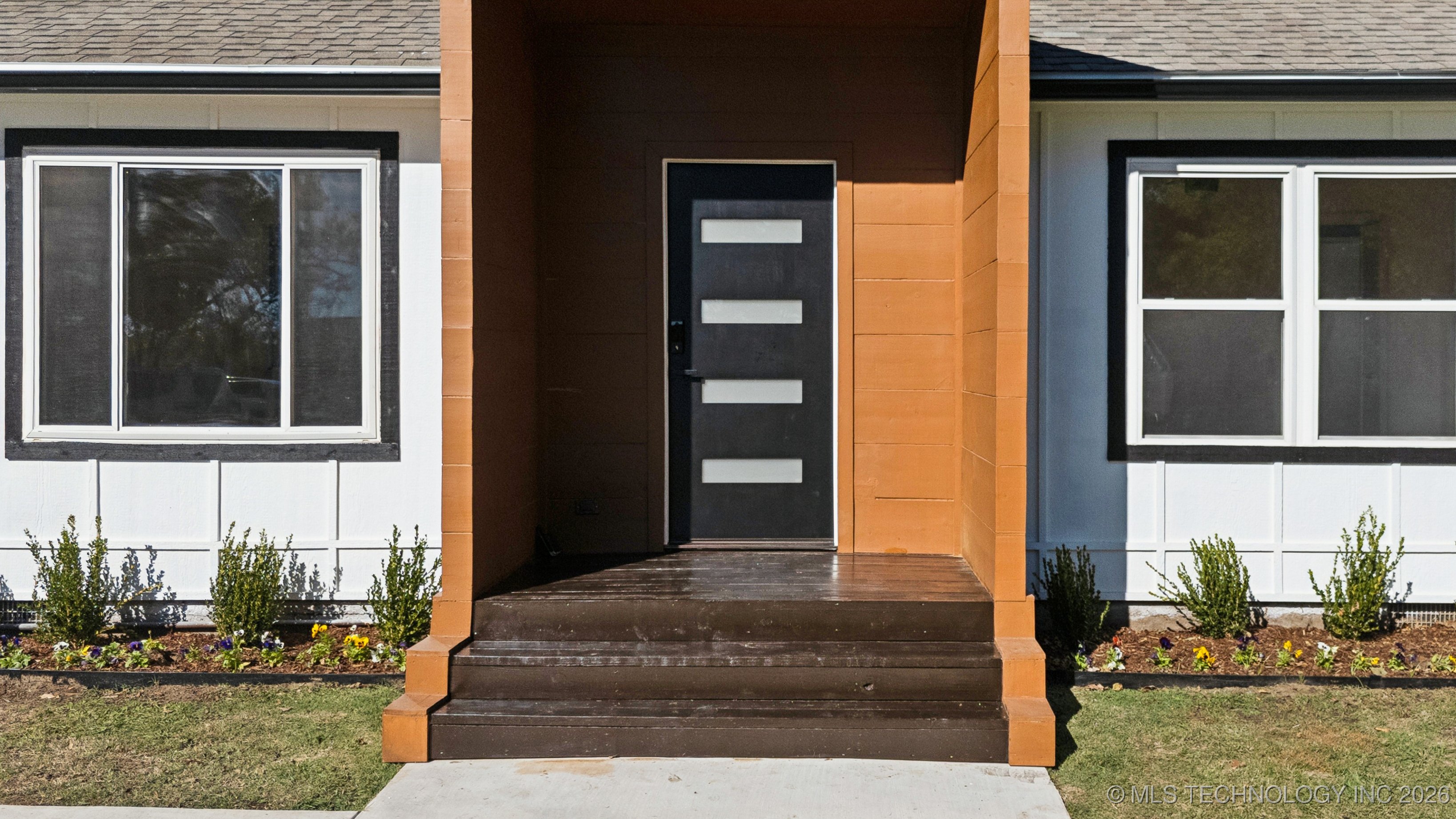 220 W Memphis Street Property Photo 4