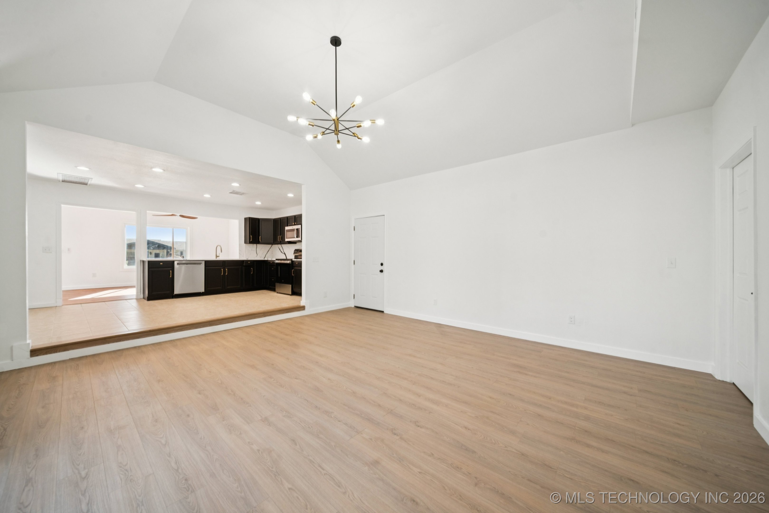 220 W Memphis Street Property Photo 13