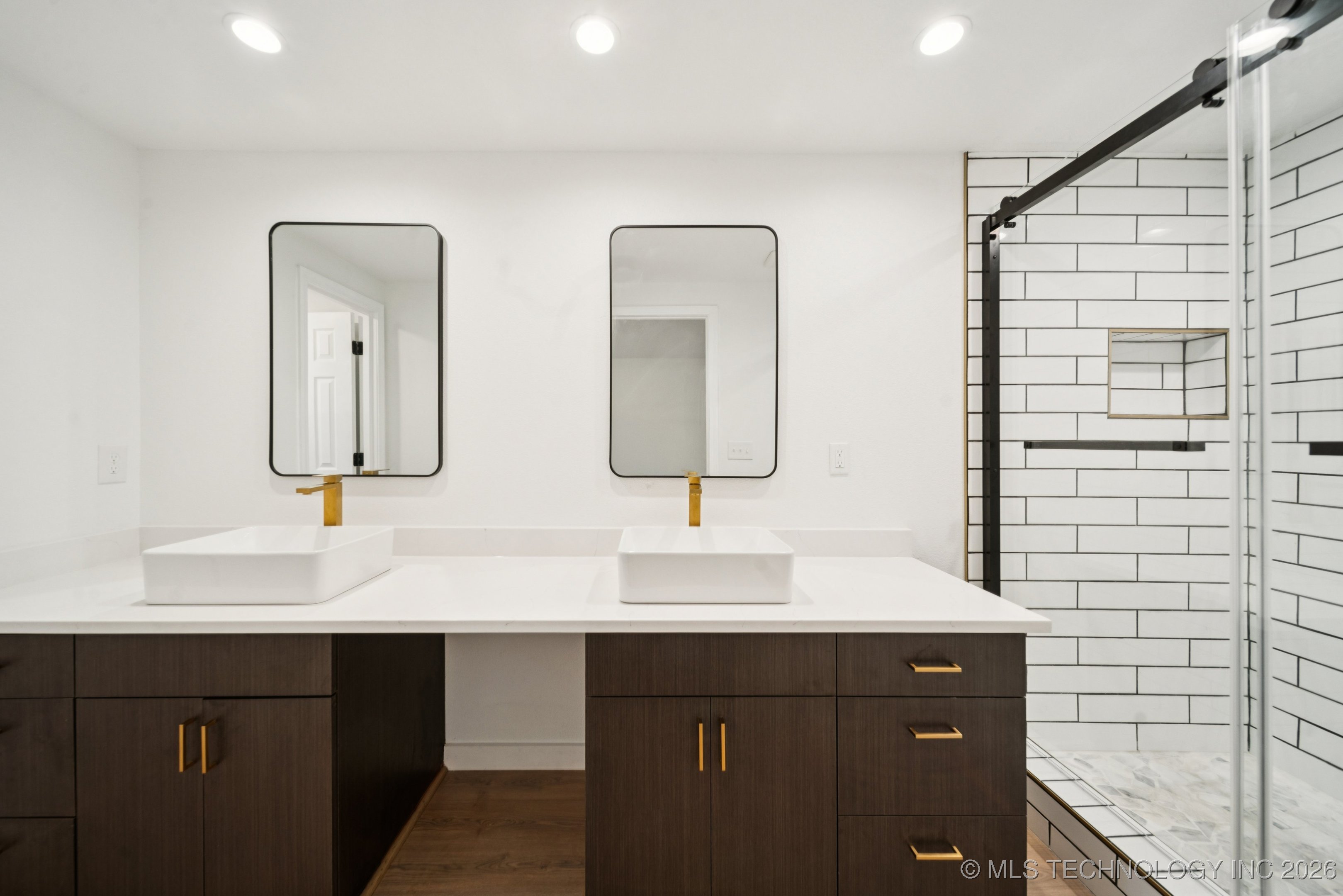 220 W Memphis Street Property Photo 17