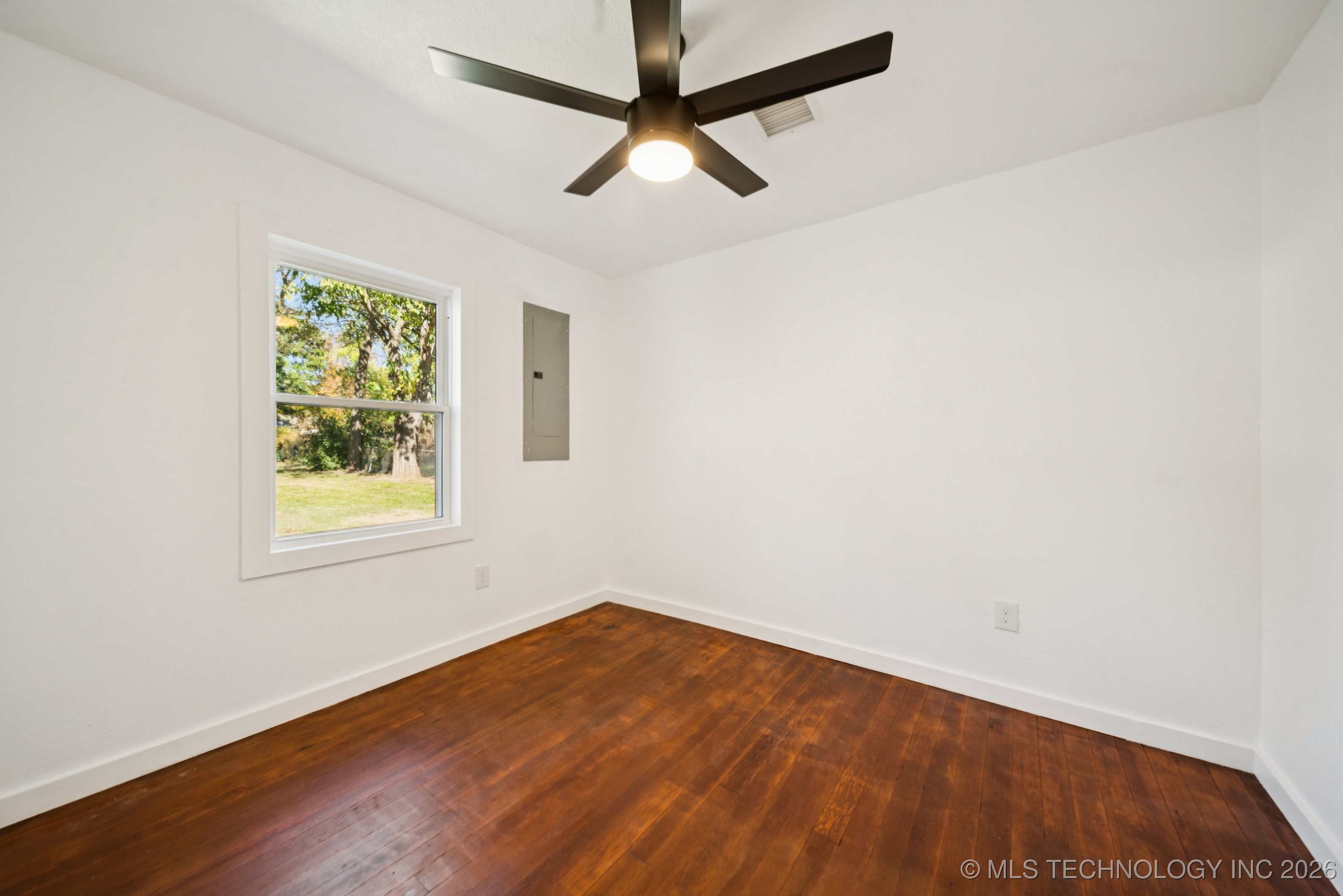 220 W Memphis Street Property Photo 24