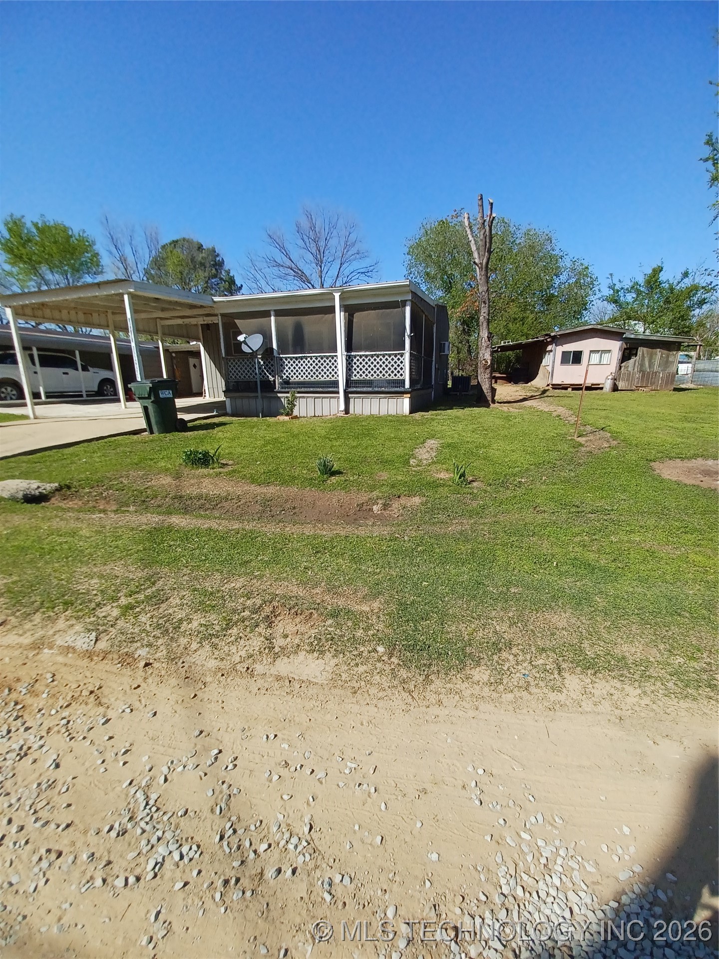 416747 Delaware Drive Property Photo 1