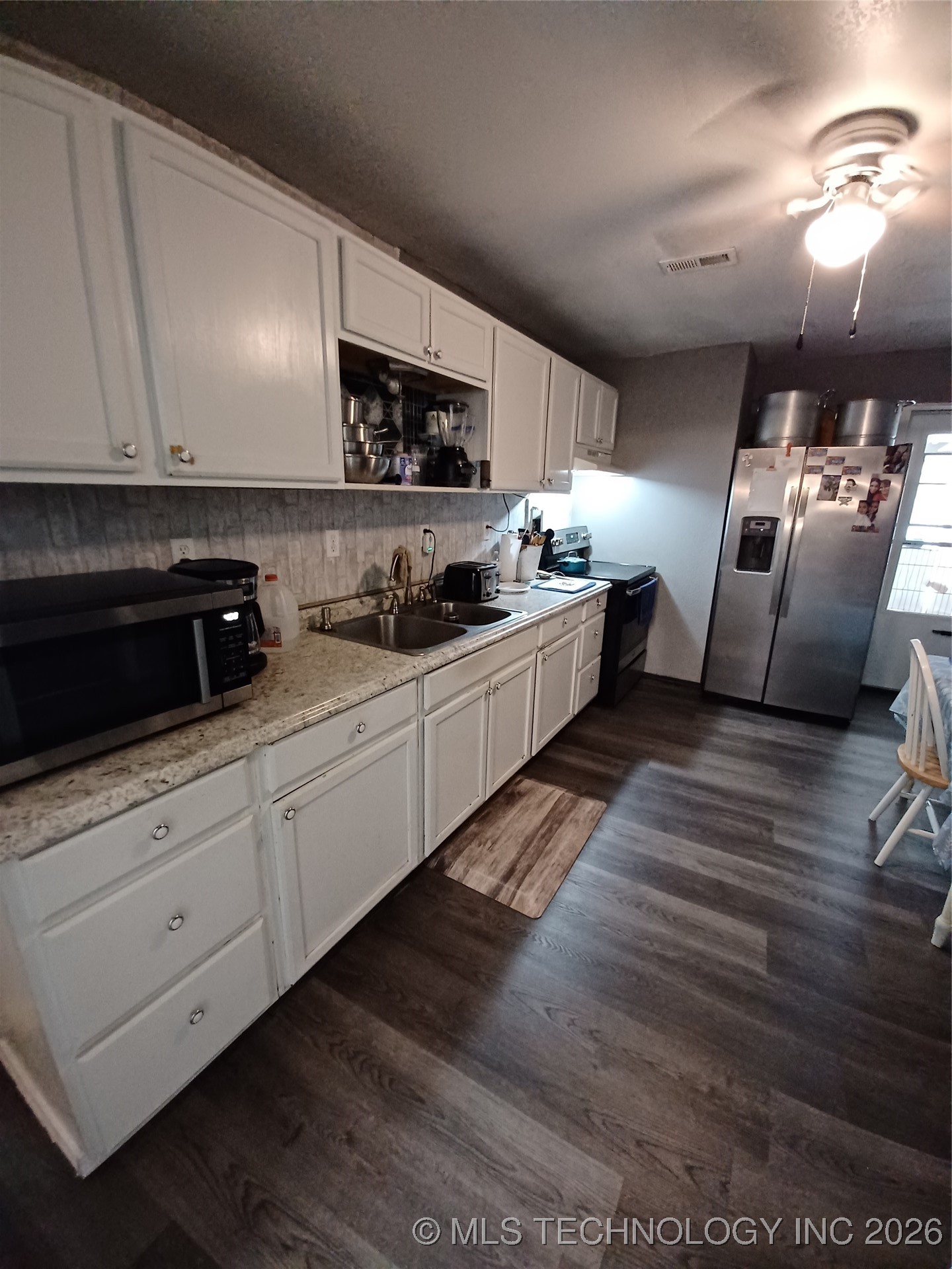 416747 Delaware Drive Property Photo 8