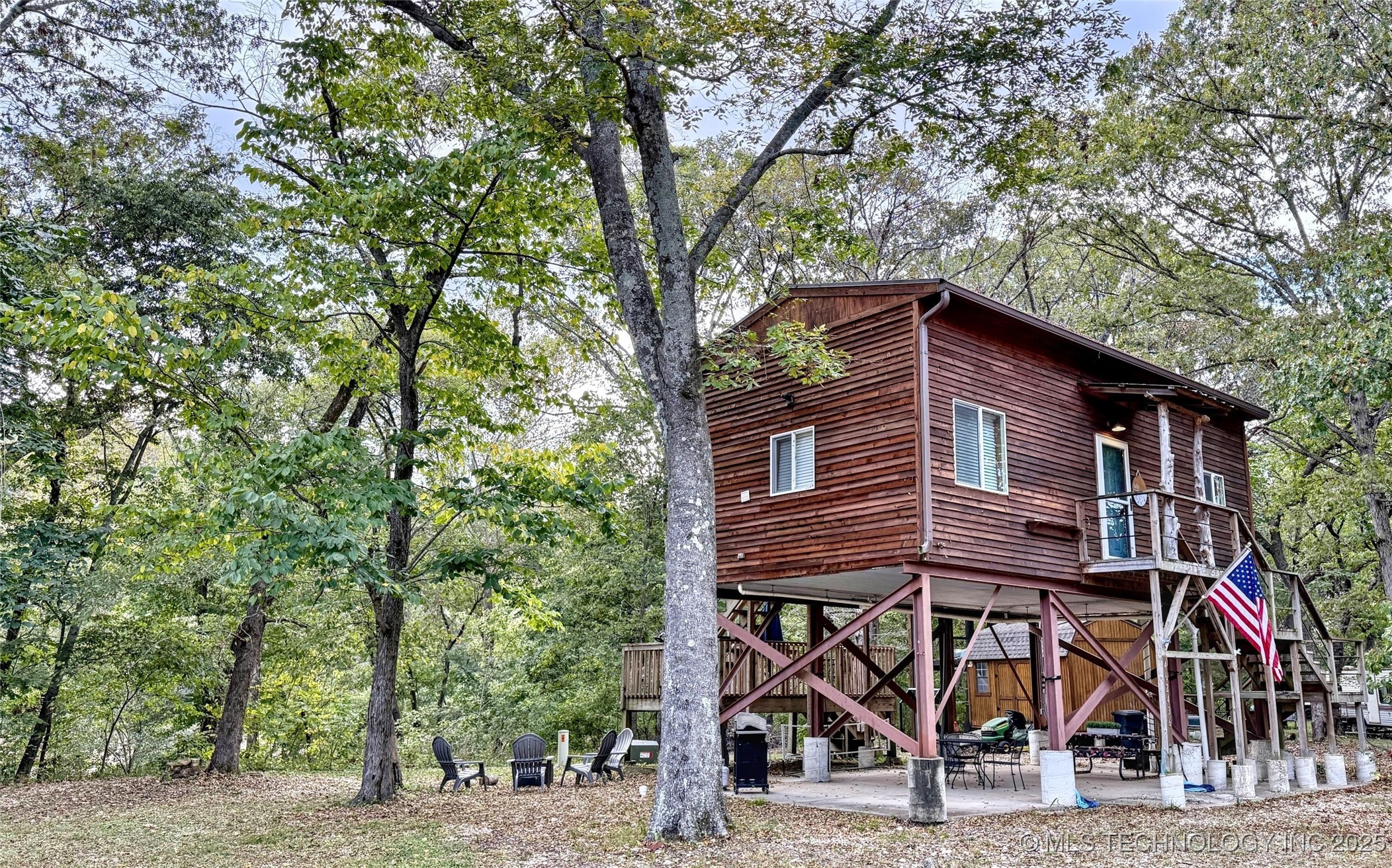 462436 Riverside Drive Property Photo 1