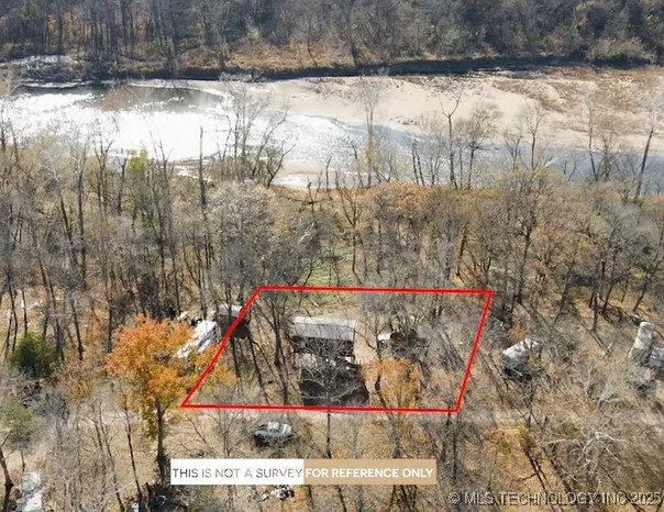 462436 Riverside Drive Property Photo 3